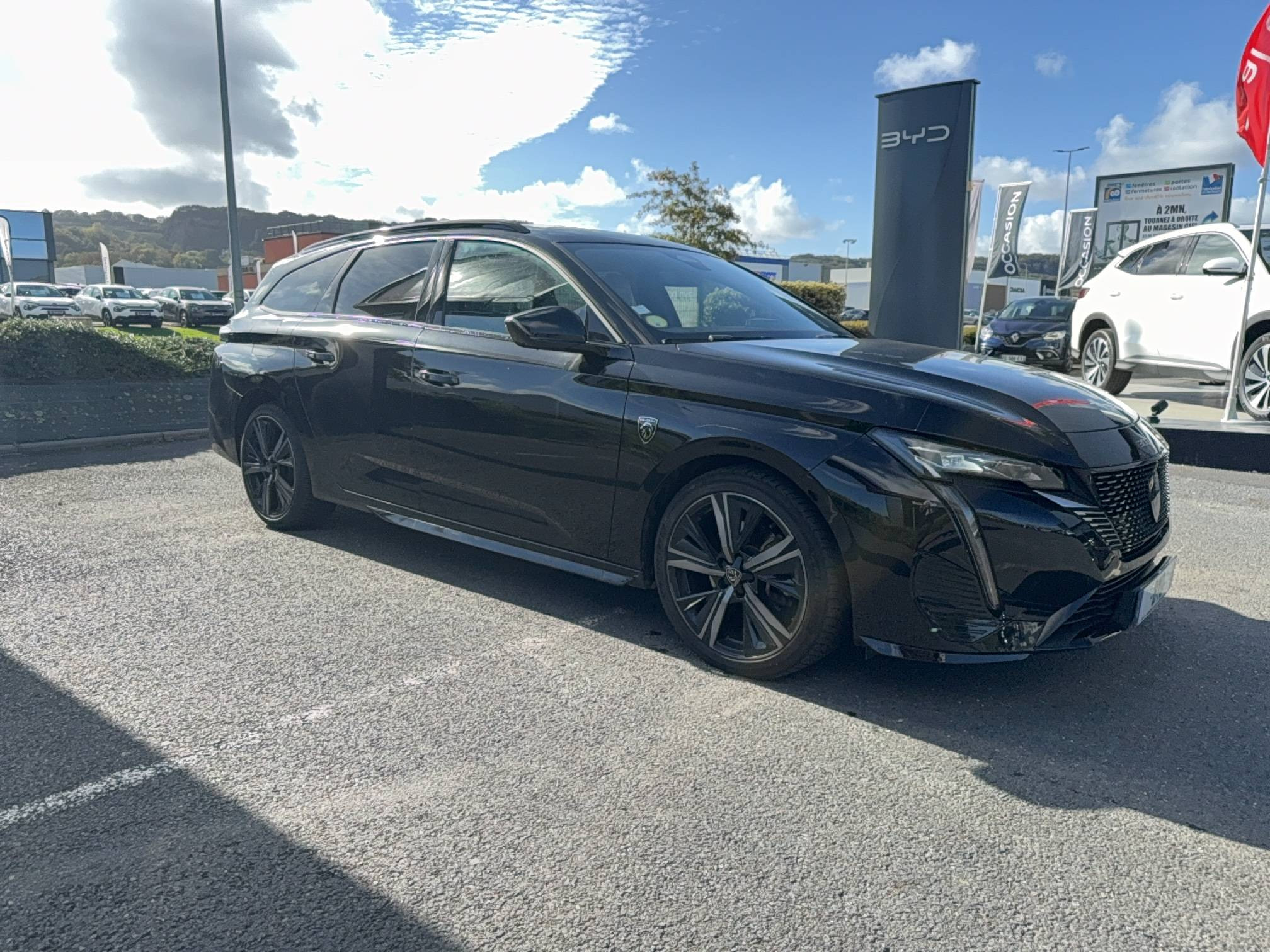 Vente en ligne Peugeot 308 SW  BlueHDi 130ch S&S EAT8 au prix de 17 490 €