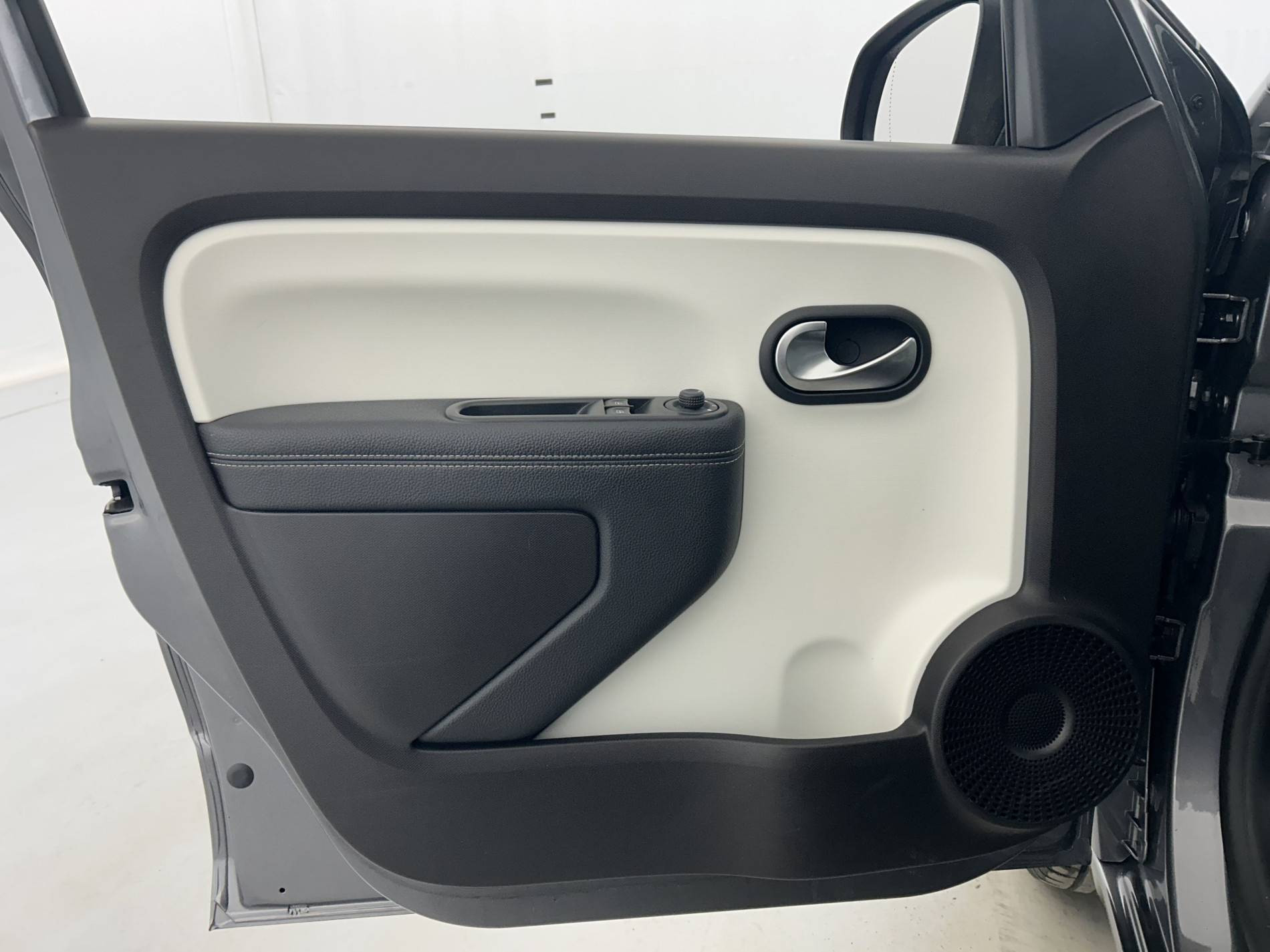 Vente en ligne Renault Twingo 3  TCe 95 au prix de 12 490 €