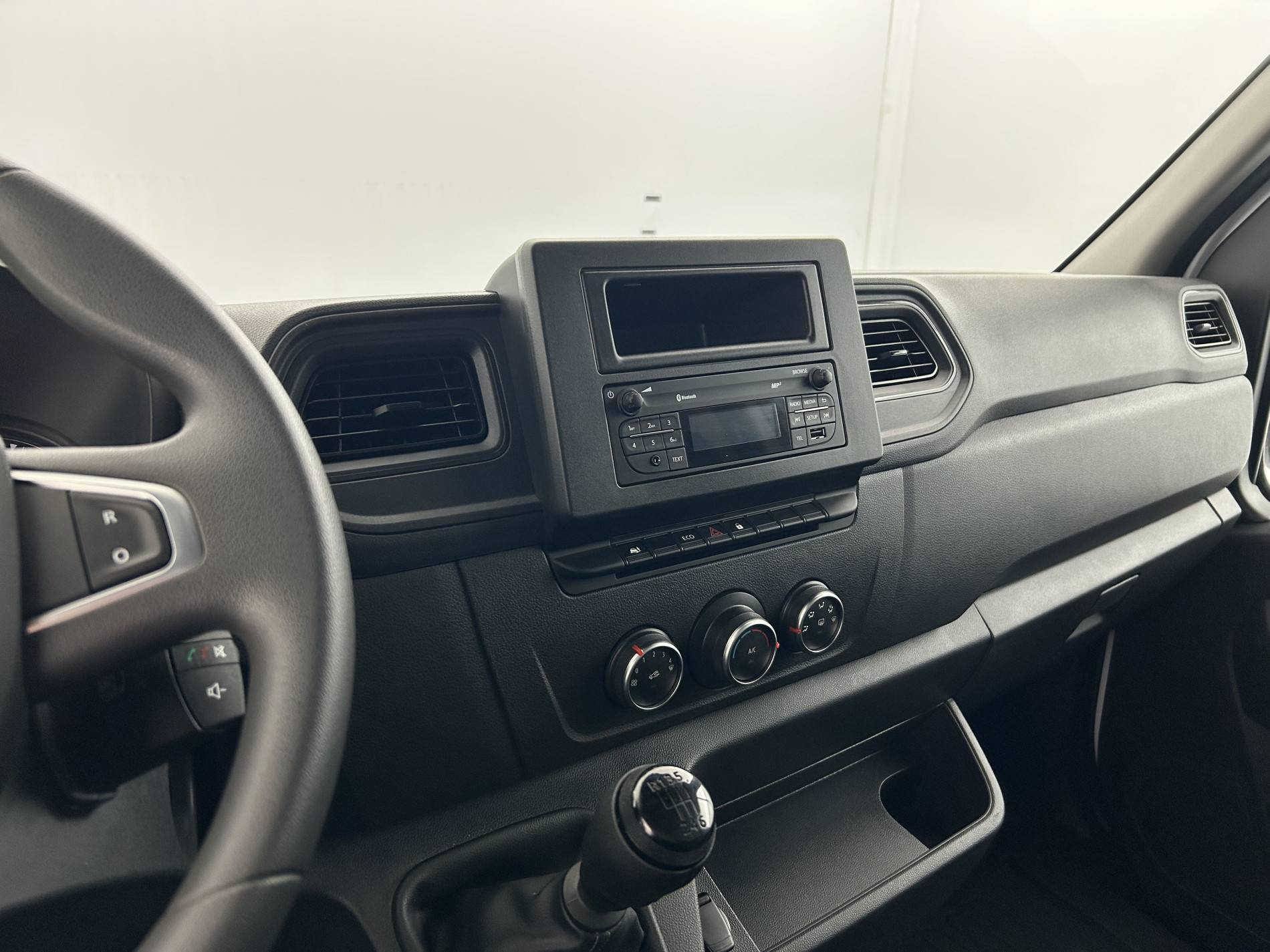 Vente en ligne Renault Master Fourgon MASTER FGN TRAC F3500 L3H3 BLUE DCI 135 au prix de 29 990 €