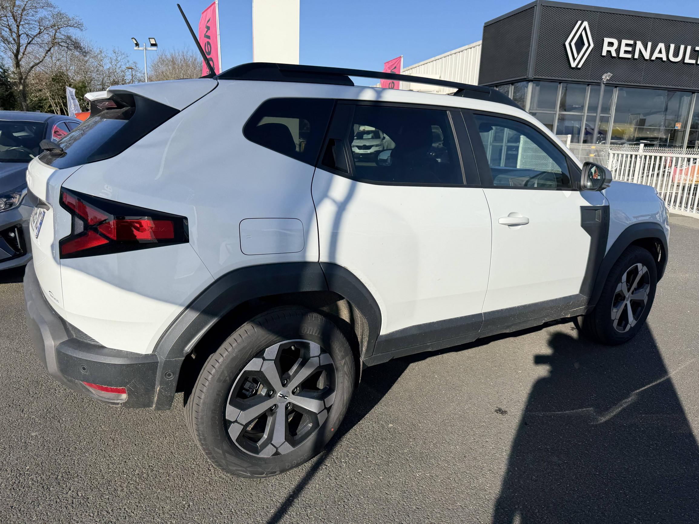Vente en ligne Dacia Duster  Hybrid 155 au prix de 28 590 €