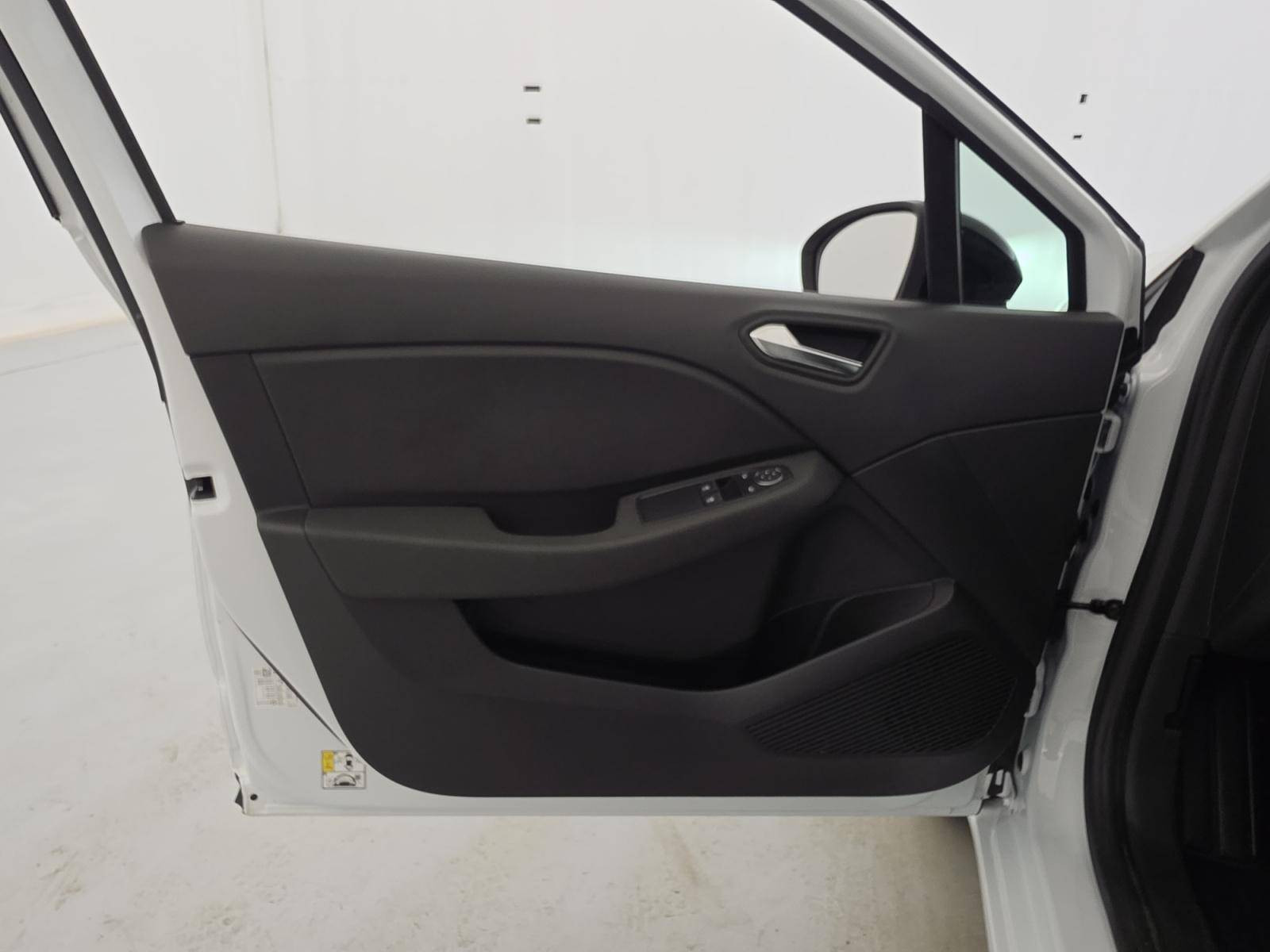 Vente en ligne Renault Clio 5 Clio E-Tech full hybrid 145 au prix de 17 350 €