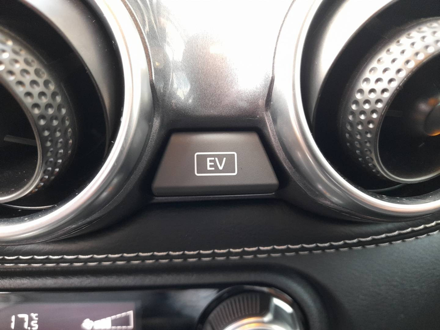 Vente en ligne Nissan Juke JUKE N CONNECTA 143 CH HYB au prix de 19 990 €