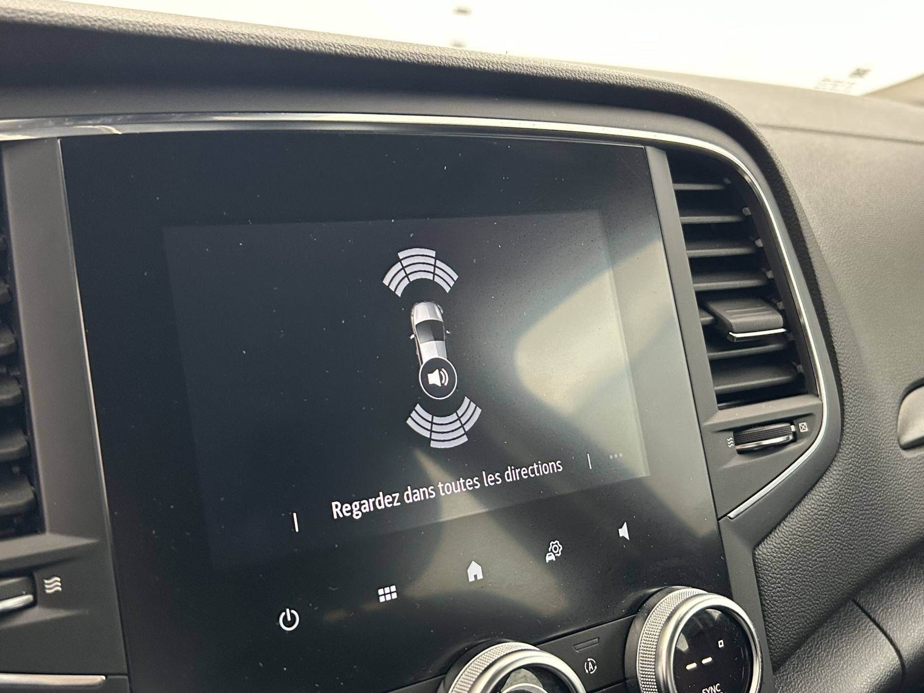 Vente en ligne Renault Megane 4 Mégane IV Berline Blue dCi 115 EDC au prix de 13 790 €