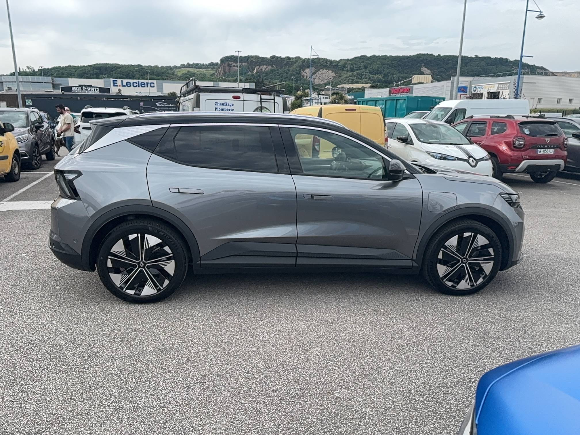 Vente en ligne Renault Scenic E-Tech Scenic E-Tech électrique 220 ch grande autonomie au prix de 45 500 €