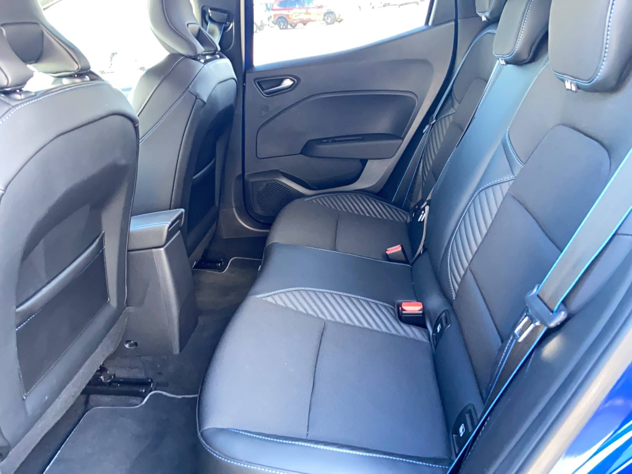 Vente en ligne Renault Clio 5 Clio E-Tech full hybrid 145 au prix de 20 990 €