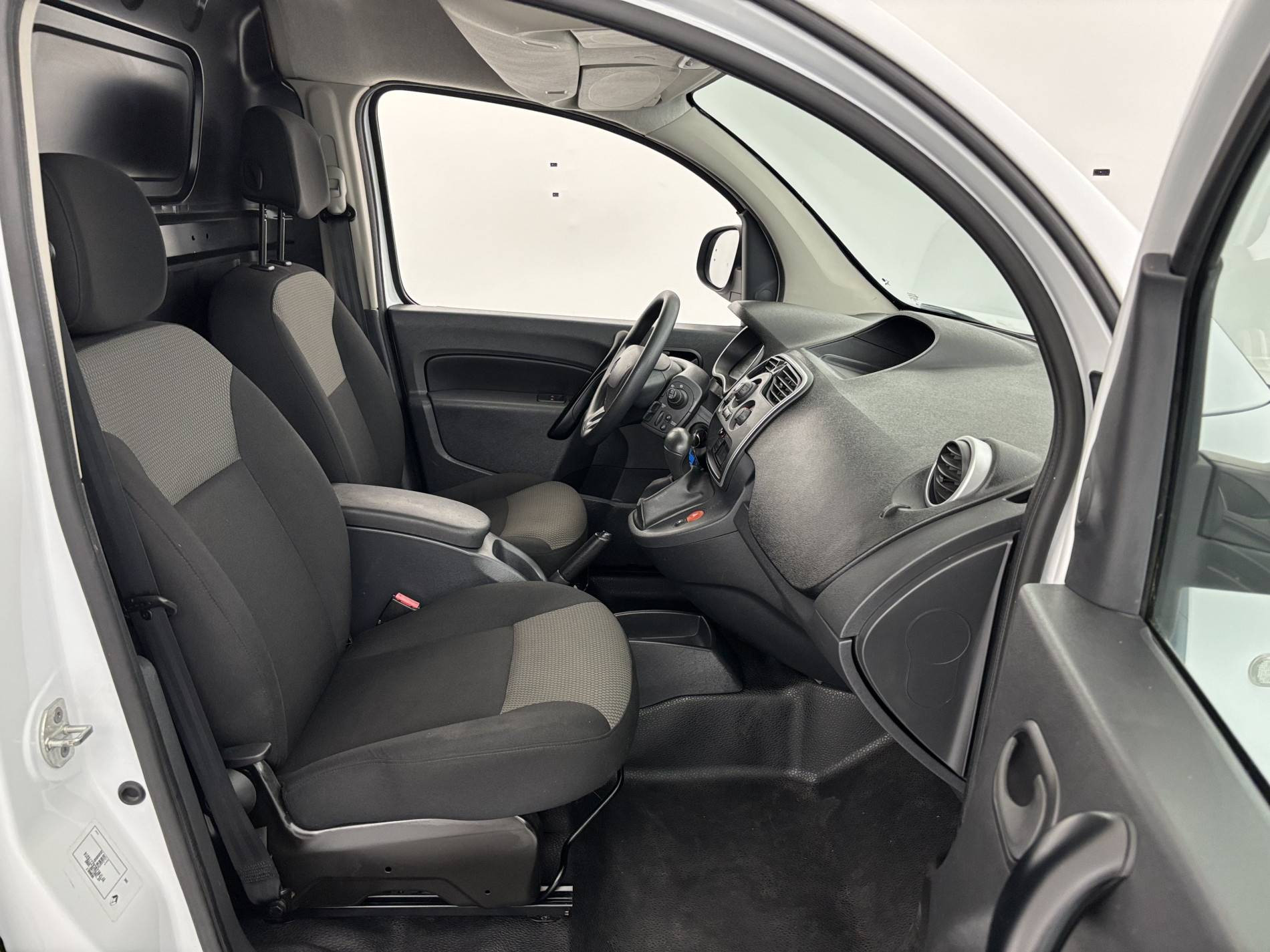 Vente en ligne Renault Kangoo Electrique KANGOO Z.E. 33 au prix de 11 990 €