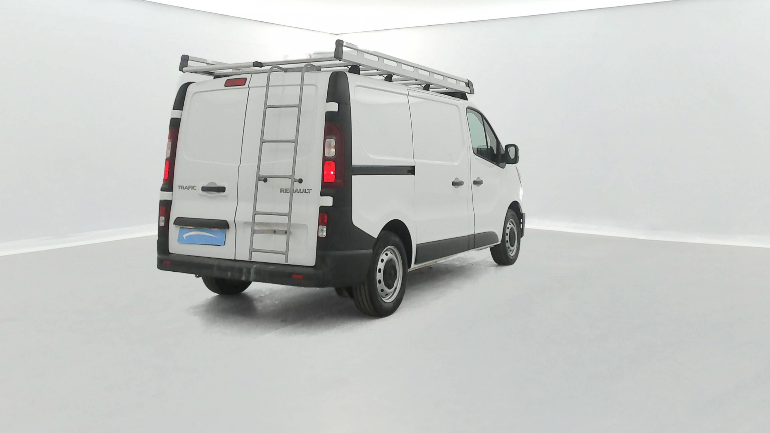 Vente en ligne Renault Trafic 3 Fourgon TRAFIC FGN L1H1 2800 KG BLUE DCI 110 au prix de 18 990 €