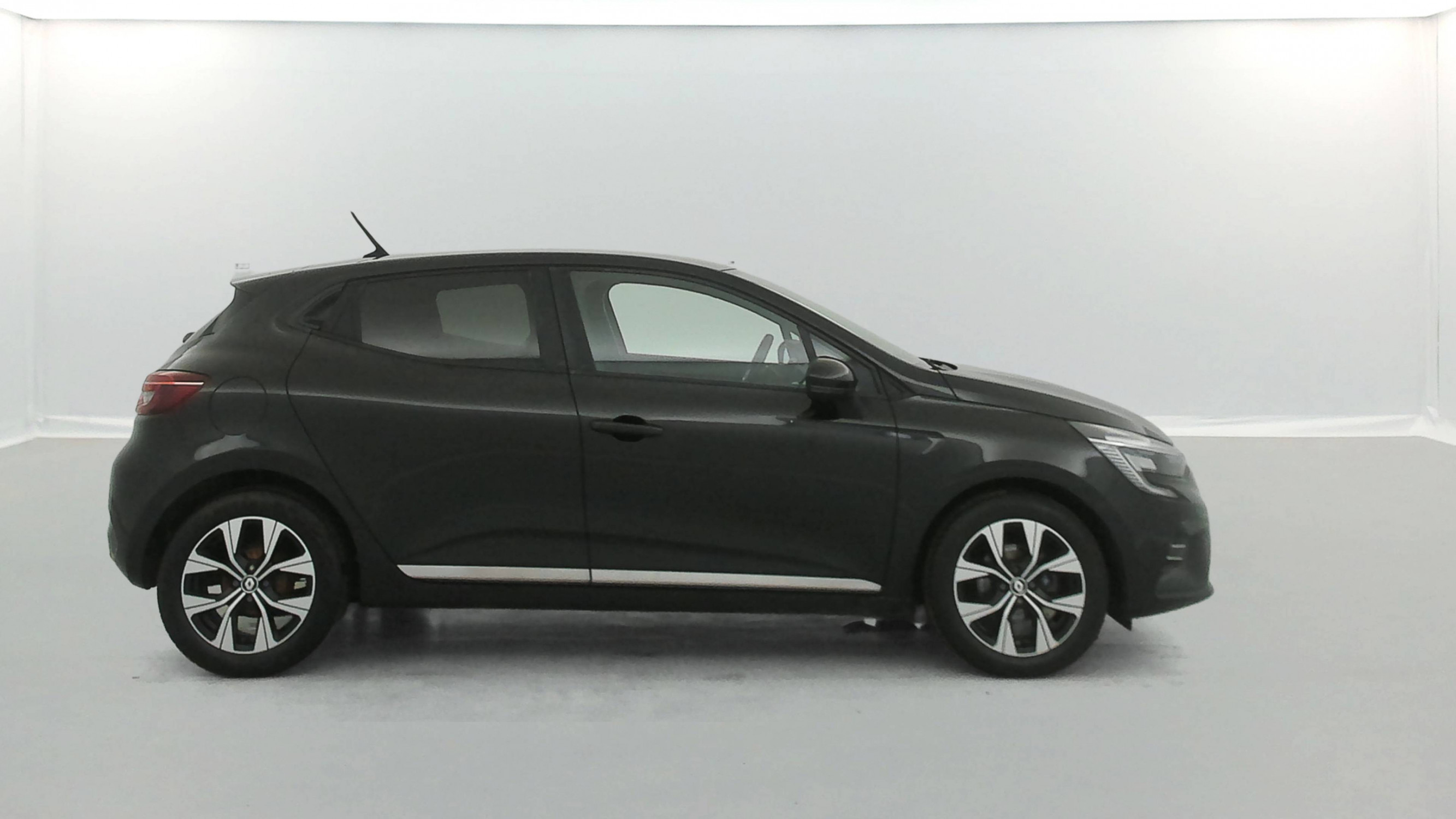 Vente en ligne Renault Clio 5 Clio TCe 90 au prix de 14 490 €