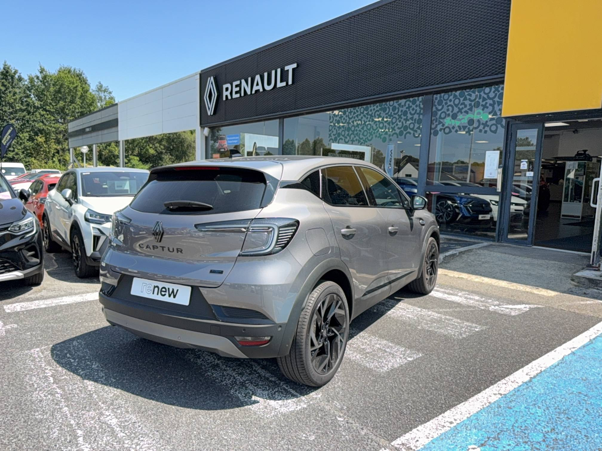 Vente en ligne Renault Captur  E-Tech full hybrid 160 ch au prix de 32 490 €