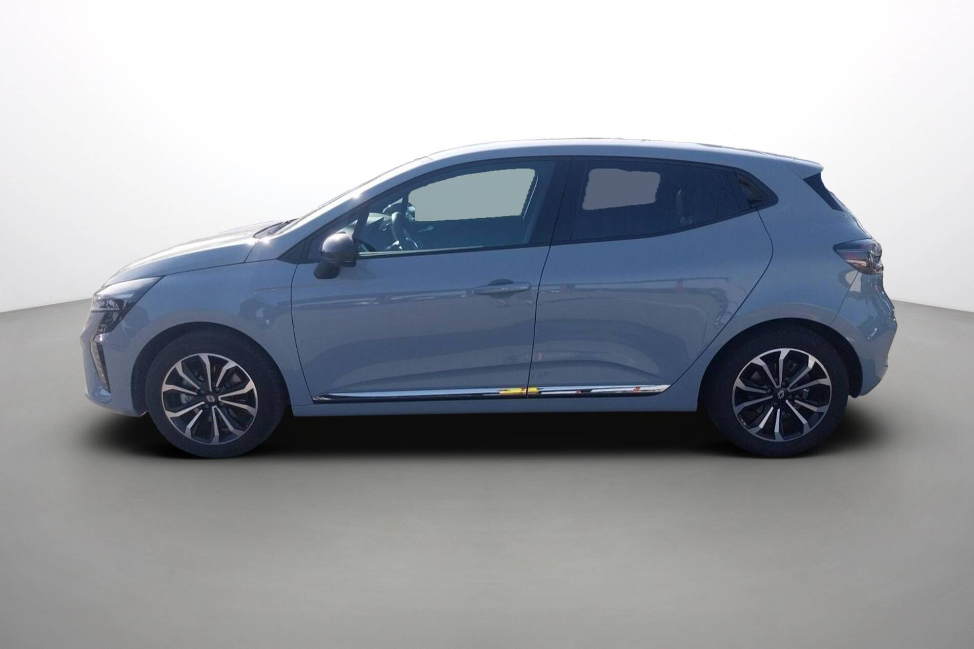 Vente en ligne Renault Clio 5 Clio E-Tech full hybrid 145 au prix de 18 990 €