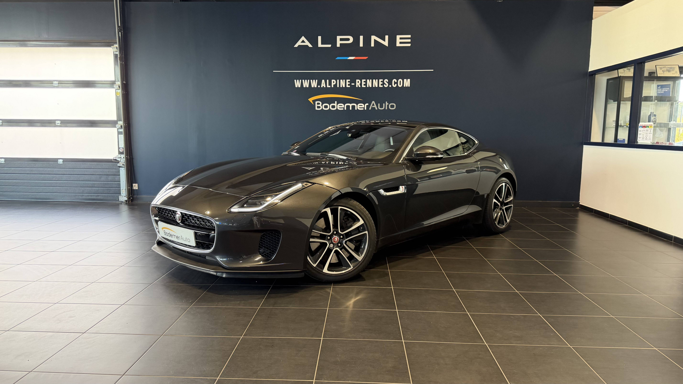 Jaguar F-Type F-Type Coupé V6 3L Essence Suralimenté 380 ch BVA8 occasion de 2017 en vente à Rennes