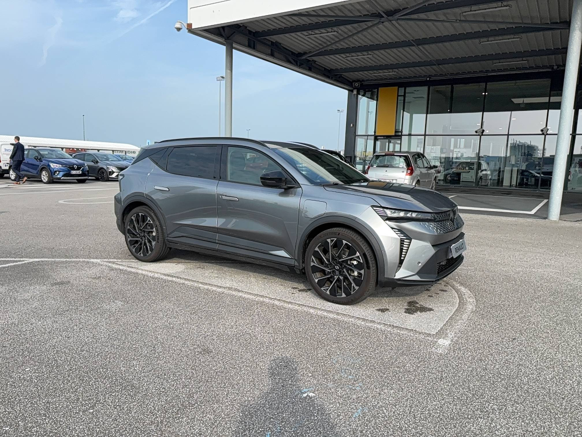 Vente en ligne Renault Scenic E-Tech  220 ch grande autonomie au prix de 45 900 €