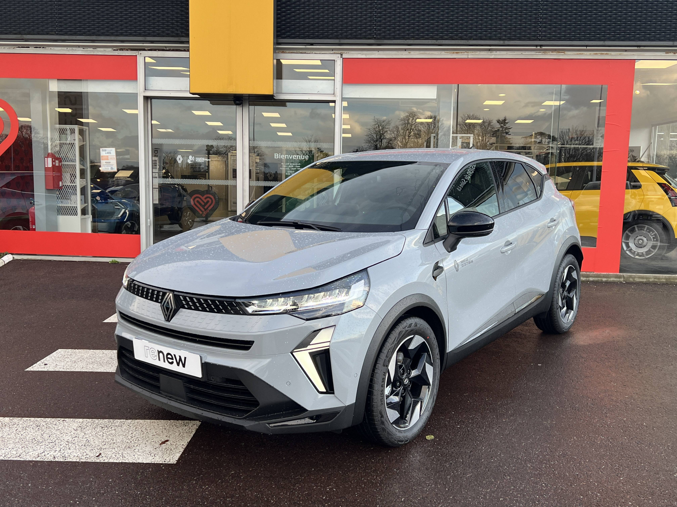 Renault Captur  E-Tech full hybrid 160 ch occasion de 2025 en vente à Saint-Lô