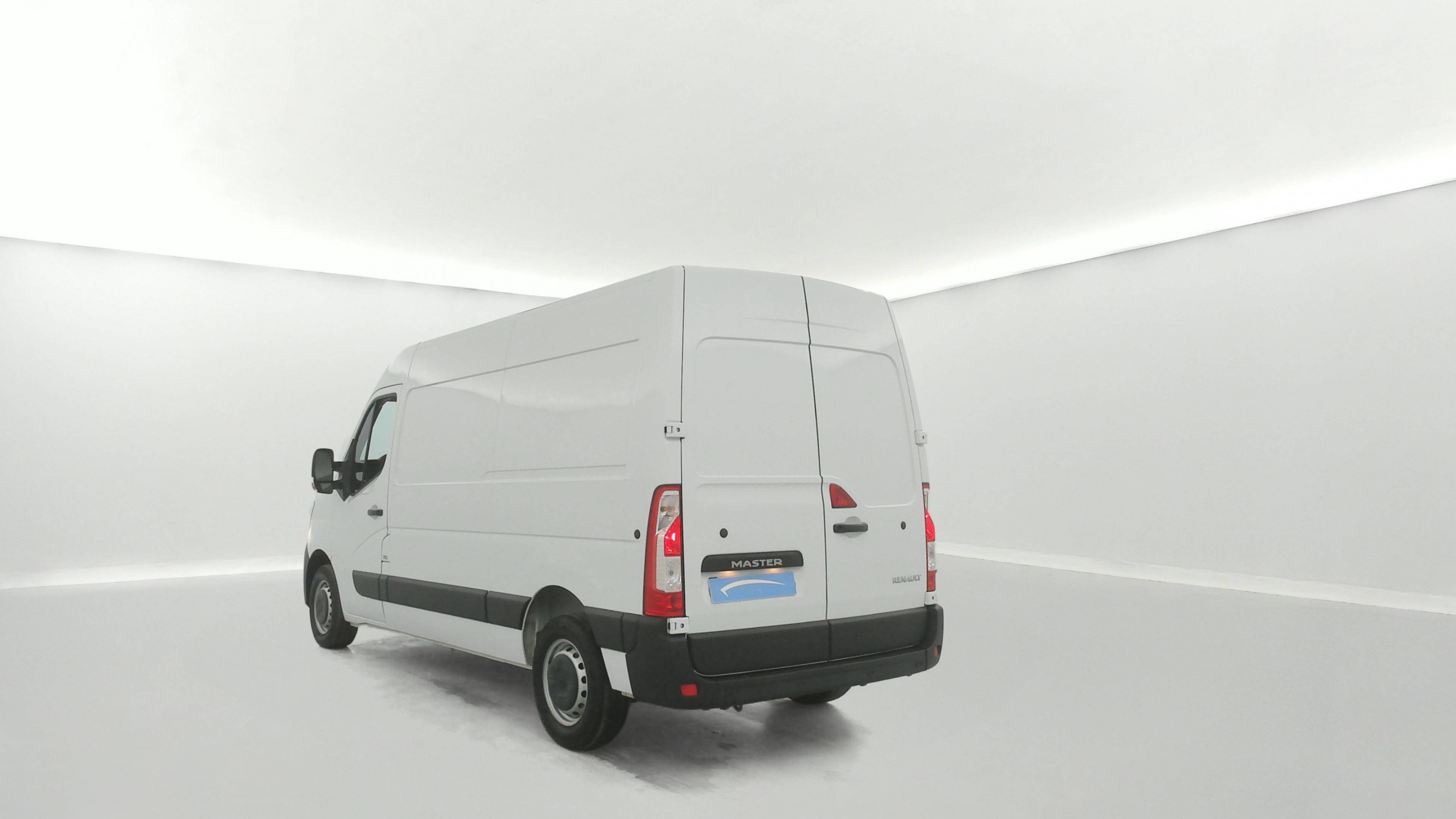 Vente en ligne Renault Master Fourgon MASTER FGN TRAC F3500 L2H2 BLUE DCI 135 au prix de 26 590 €
