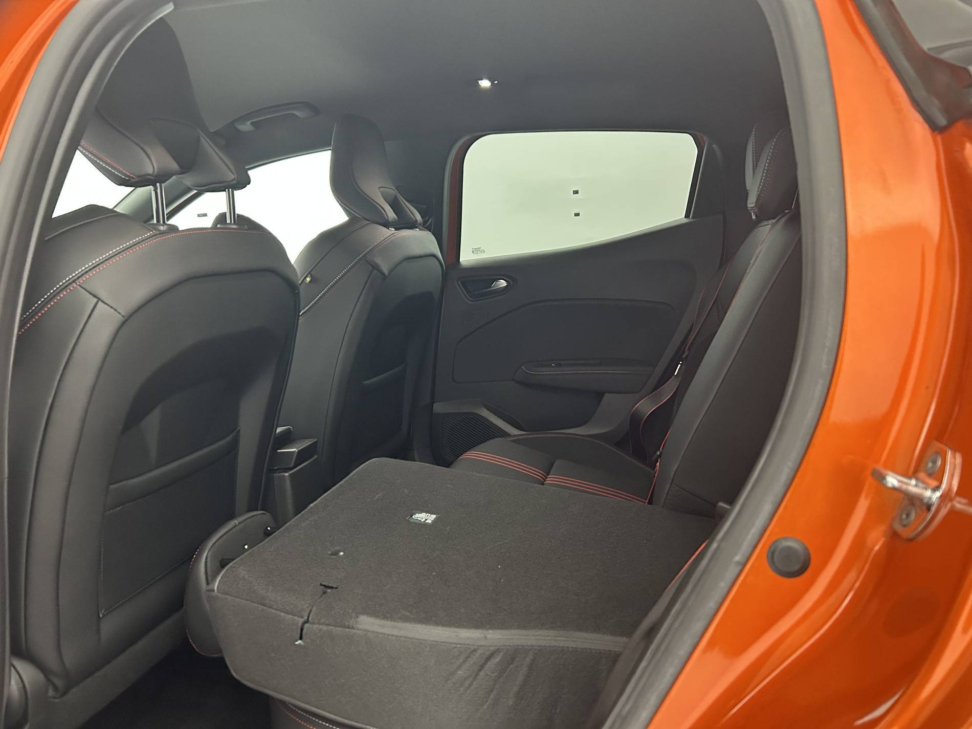 Vente en ligne Renault Clio 5 Clio TCe 140 - 21N au prix de 14 990 €