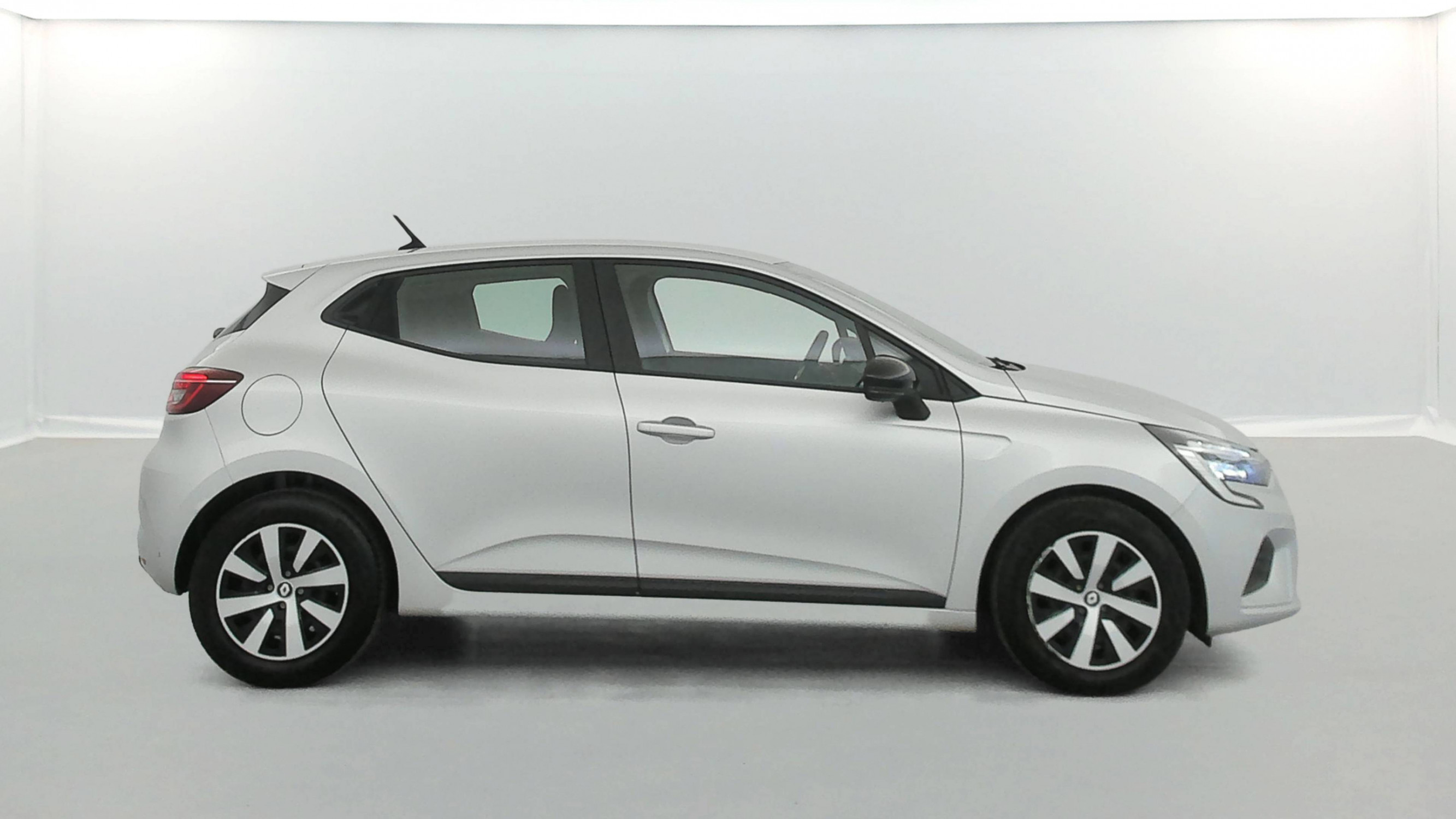 Vente en ligne Renault Clio 5 Clio TCe 90 au prix de 14 990 €