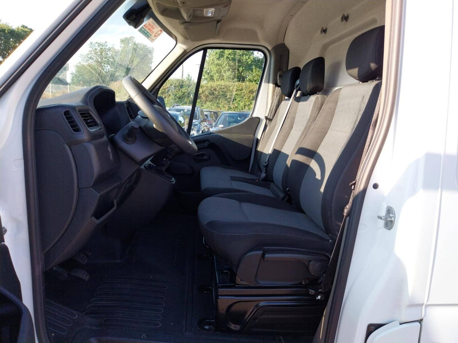 Vente en ligne Renault Master Fourgon MASTER FGN TRAC F3500 L3H3 BLUE DCI 135 au prix de 26 990 €