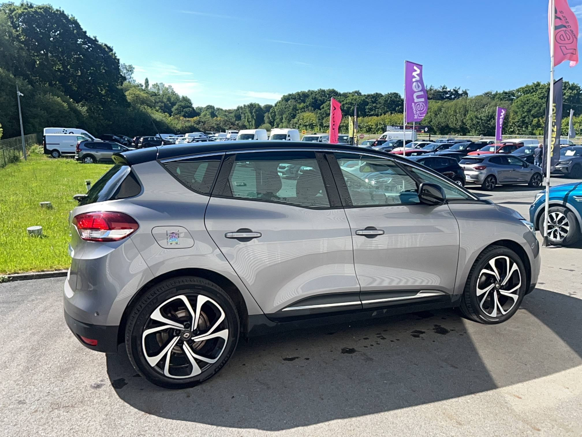 Vente en ligne Renault Scenic 4 Scenic TCe 140 FAP au prix de 15 590 €