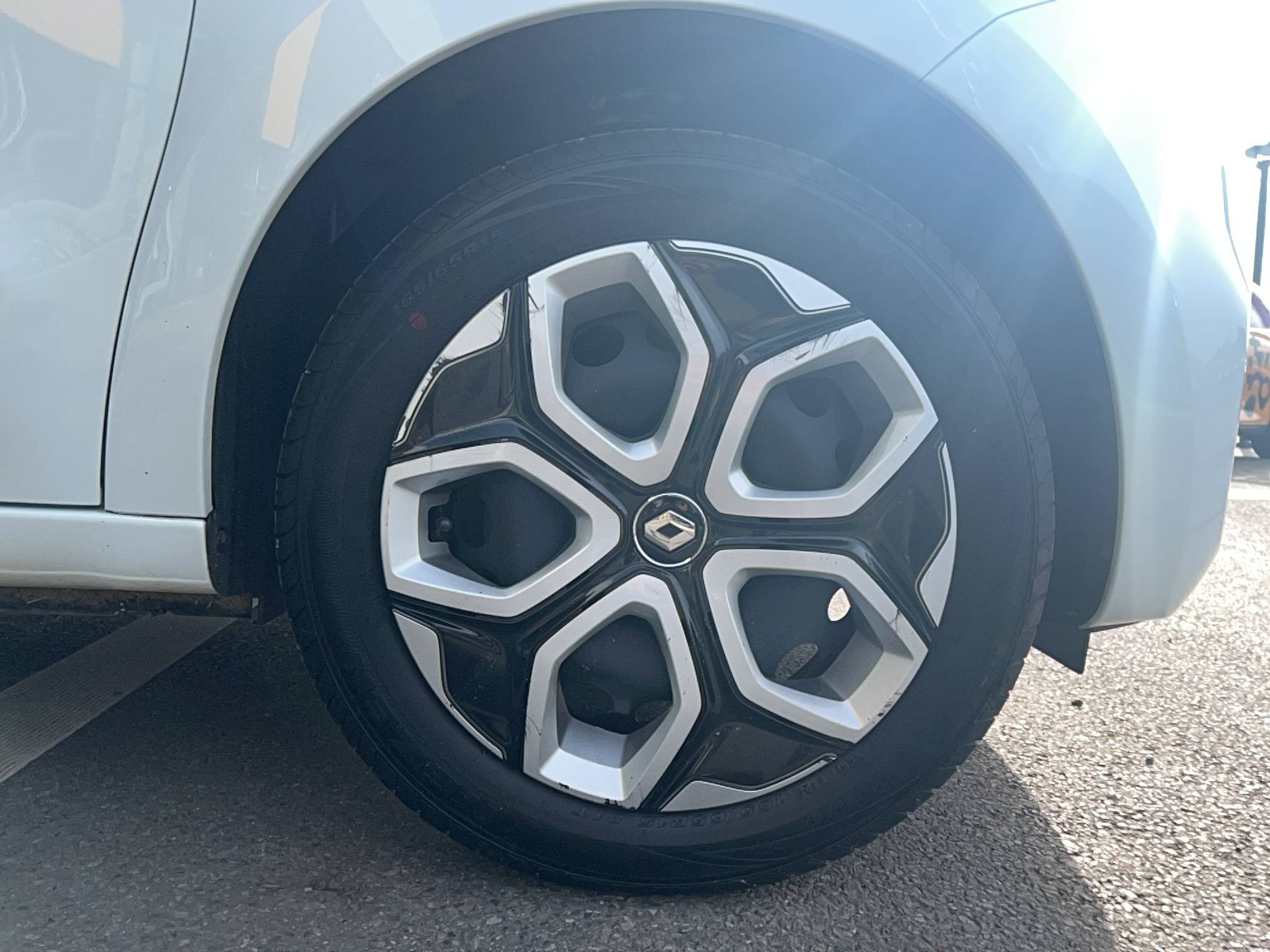 Vente en ligne Renault Twingo 3  SCe 65 au prix de 10 490 €