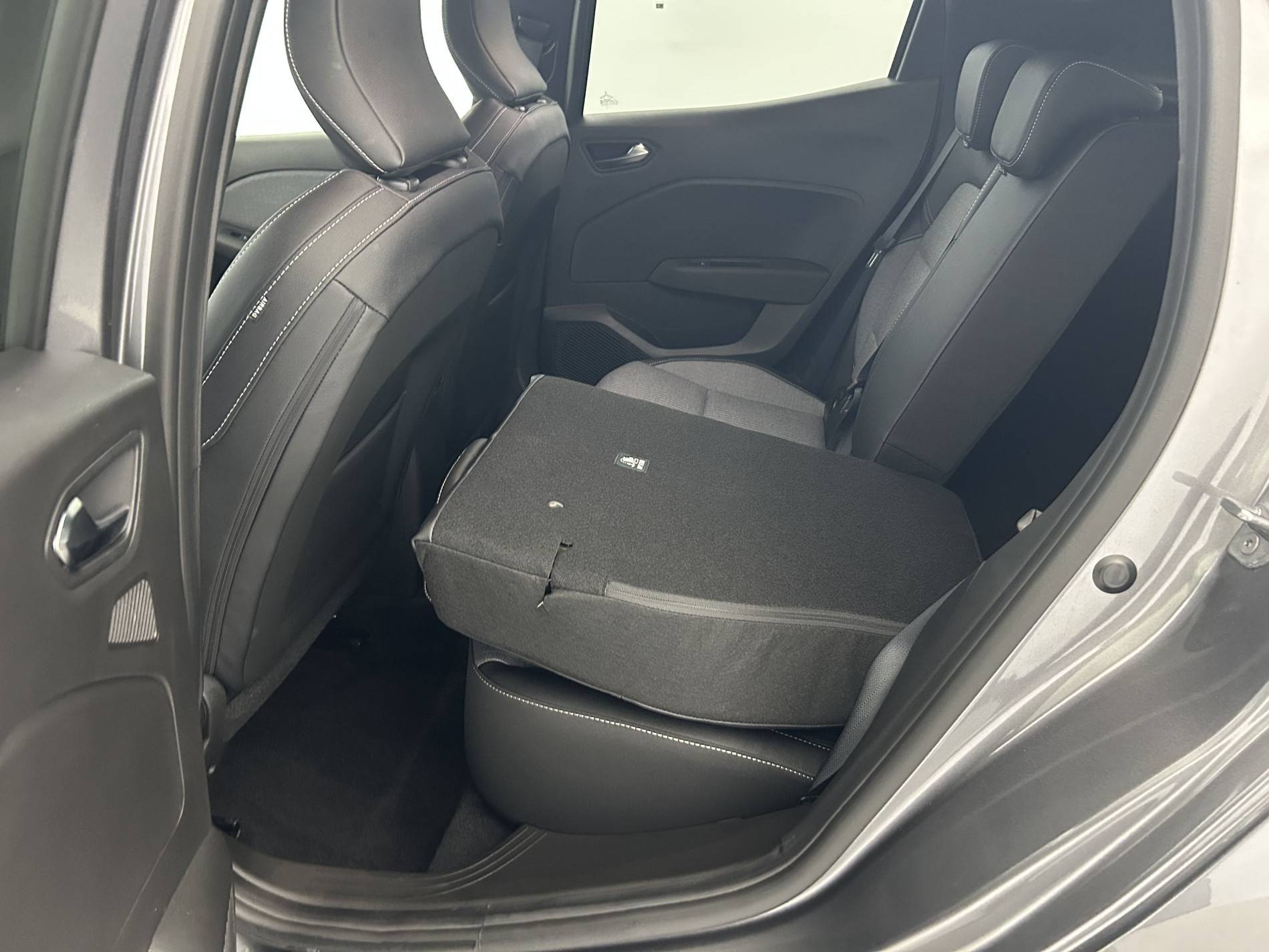 Vente en ligne Renault Clio 5 Clio Eco-G 100 ch GSR2 au prix de 17 970 €
