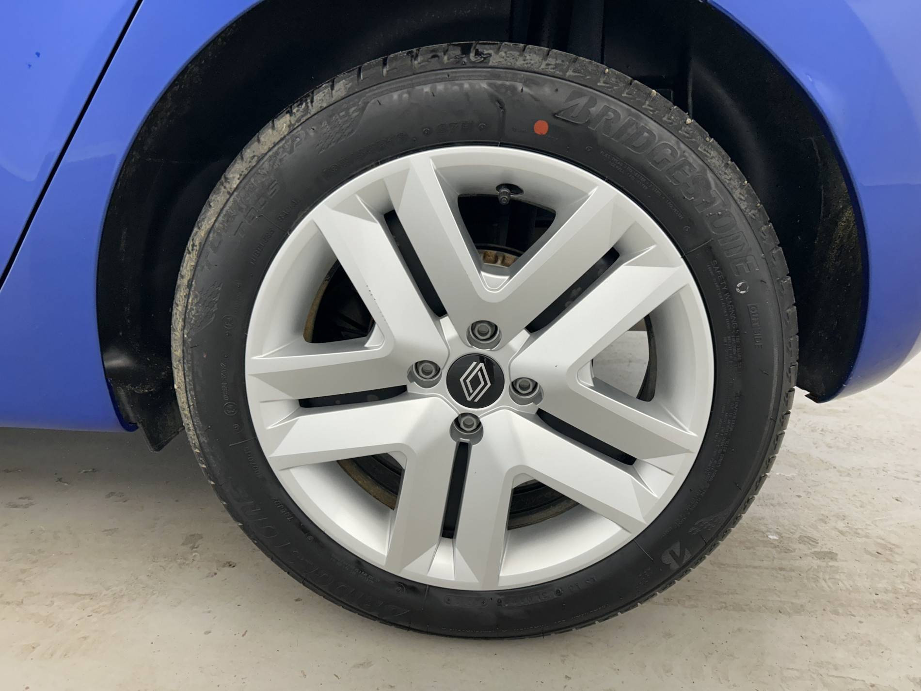 Vente en ligne Renault Clio 5 Clio TCe 90 au prix de 15 990 €