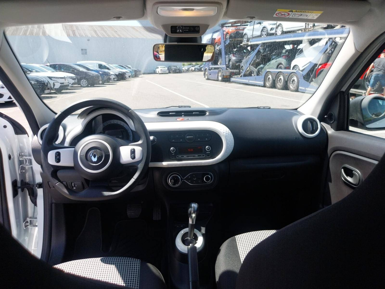 Vente en ligne Renault Twingo Electrique Twingo III E-Tech au prix de 10 990 €
