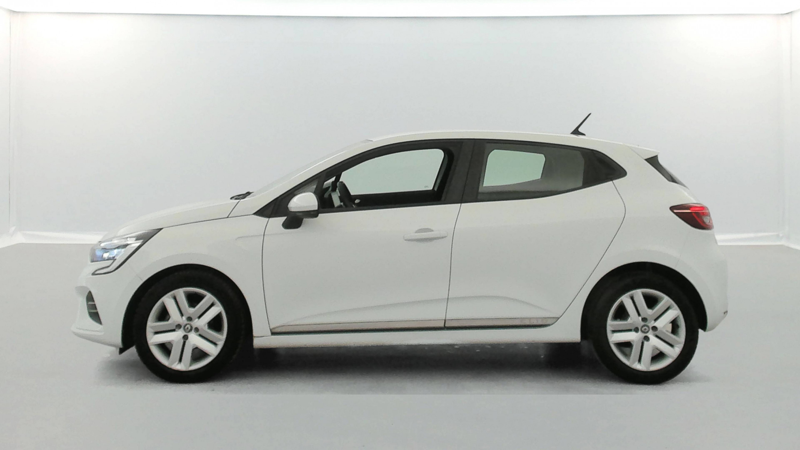 Vente en ligne Renault Clio 5 Clio TCe 90 - 21N au prix de 13 690 €