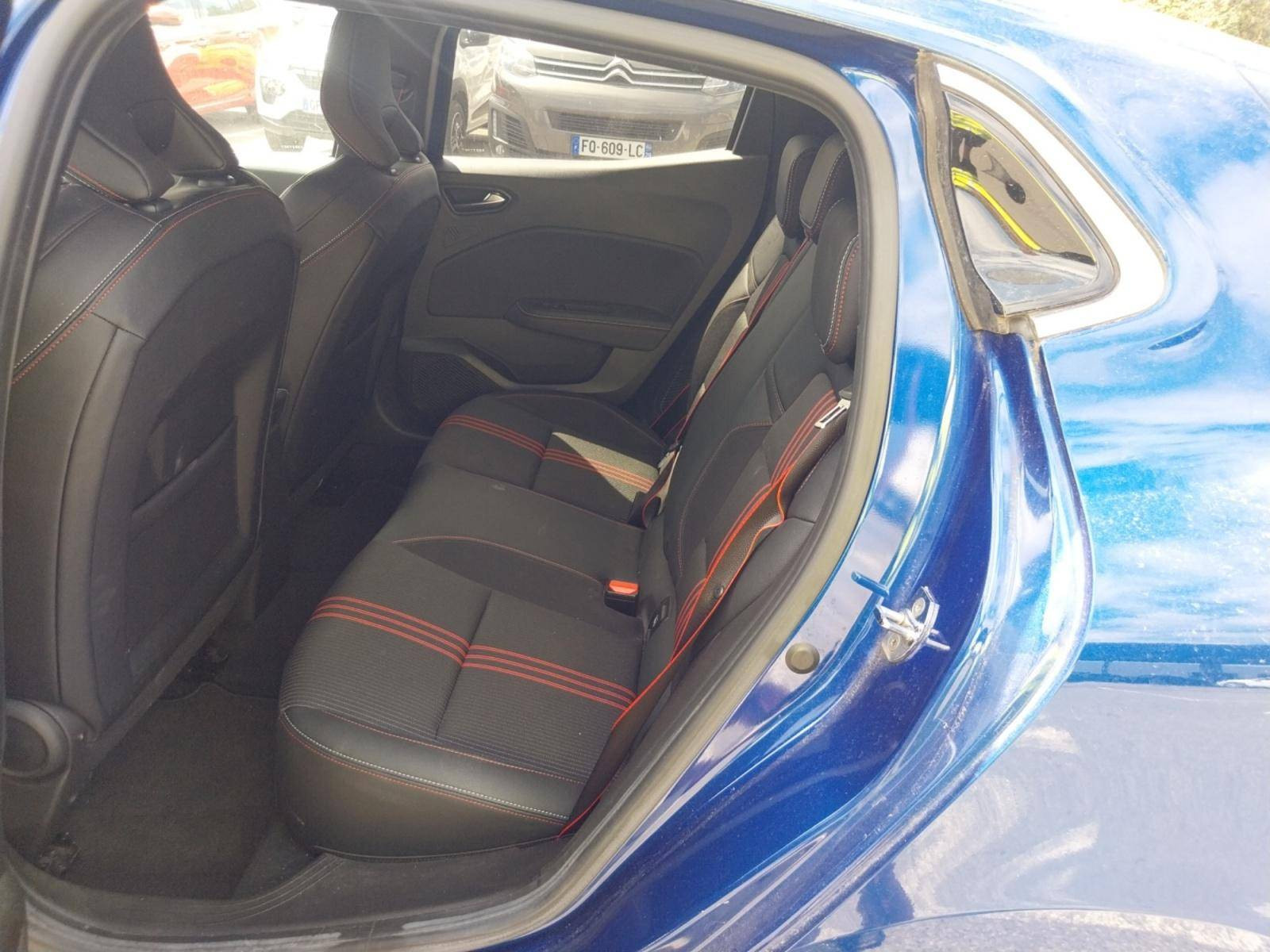 Vente en ligne Renault Clio 5 Clio E-Tech 140 - 21N au prix de 18 990 €