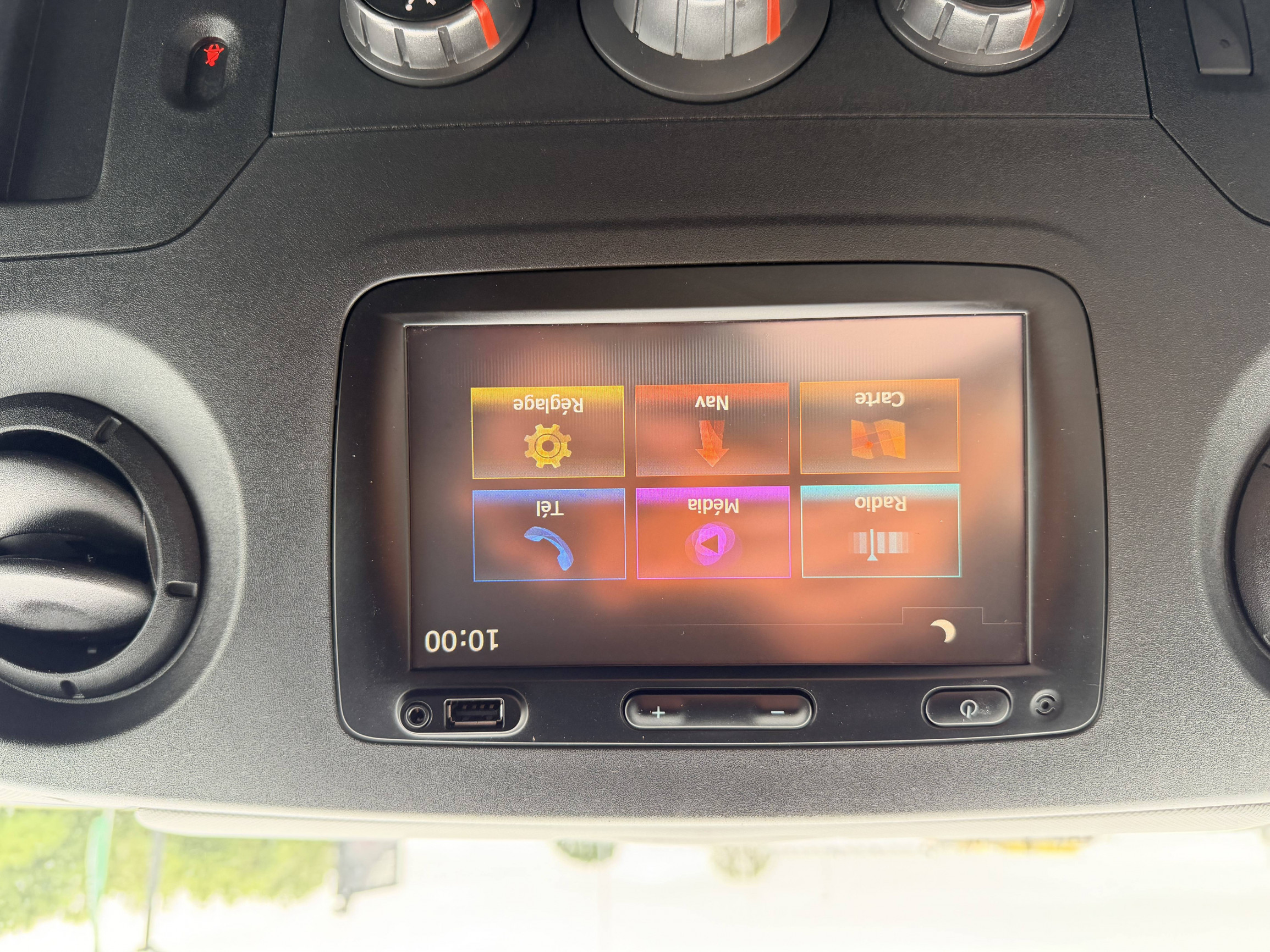 Vente en ligne Renault Master Fourgon MASTER FGN L3H2 3.5t 2.3 dCi 145 ENERGY E6 au prix de 14 890 €