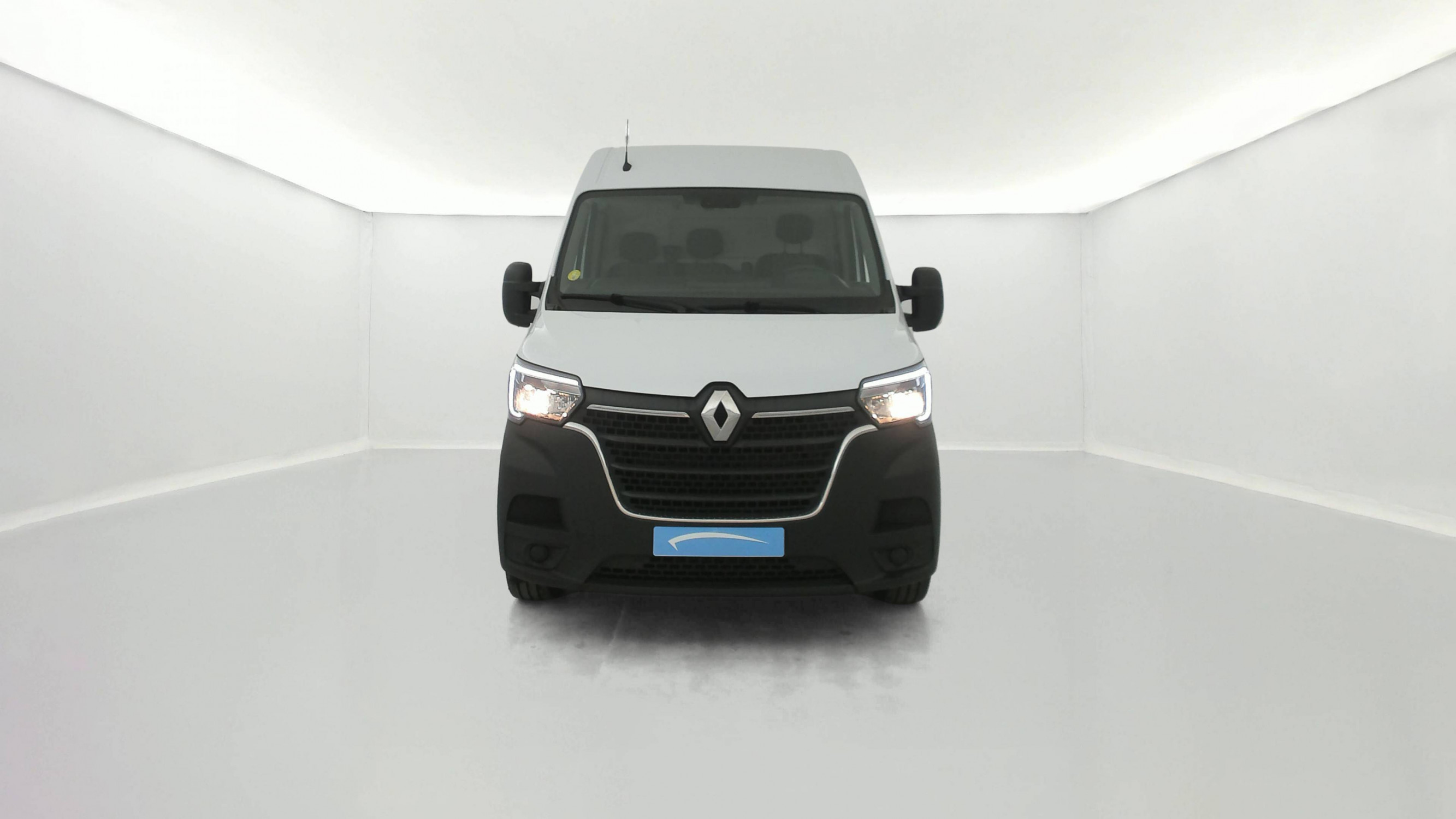 Vente en ligne Renault Master Fourgon MASTER FGN TRAC F3500 L2H2 BLUE DCI 135 au prix de 22 490 €