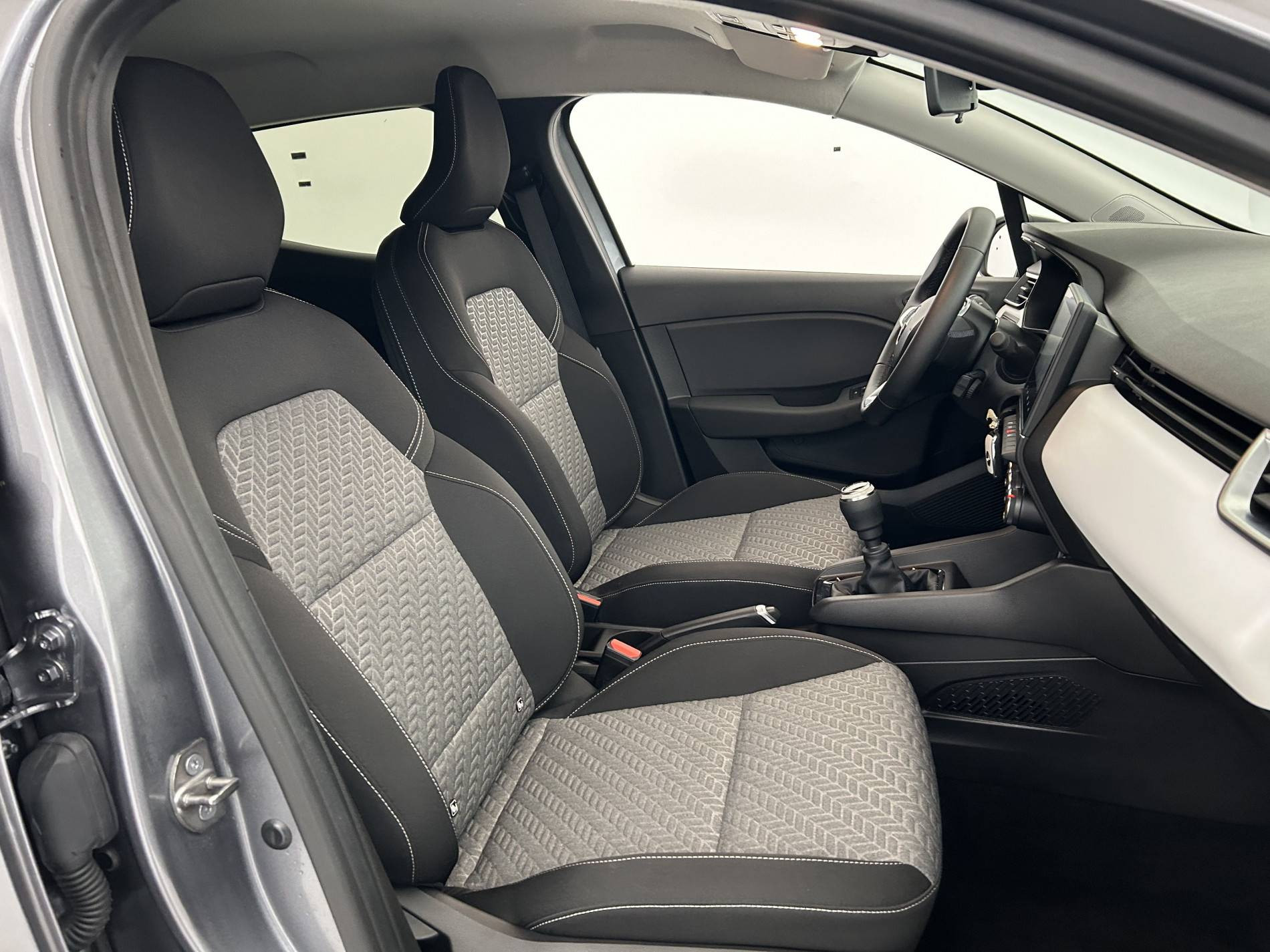 Vente en ligne Renault Clio 5 Clio TCe 90 au prix de 14 990 €