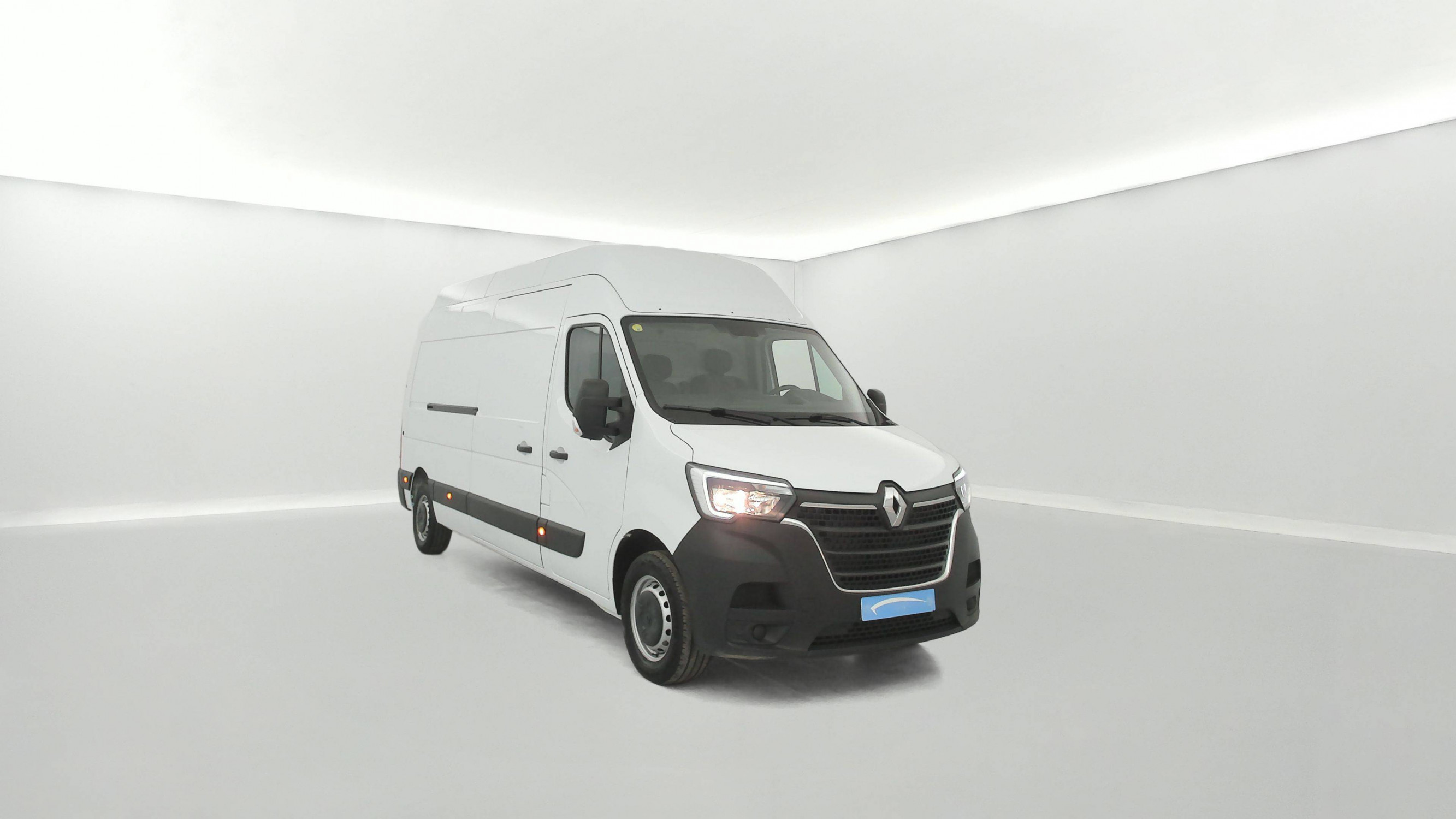 Vente en ligne Renault Master Fourgon MASTER FGN TRAC F3500 L3H3 BLUE DCI 135 au prix de 29 990 €