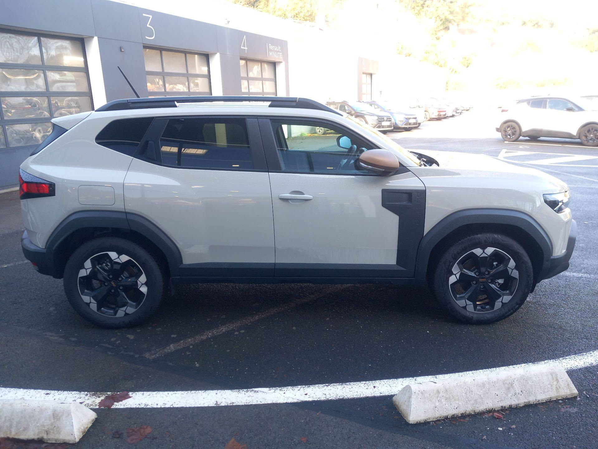 Vente en ligne Dacia Duster  Hybrid 140  au prix de 27 990 €