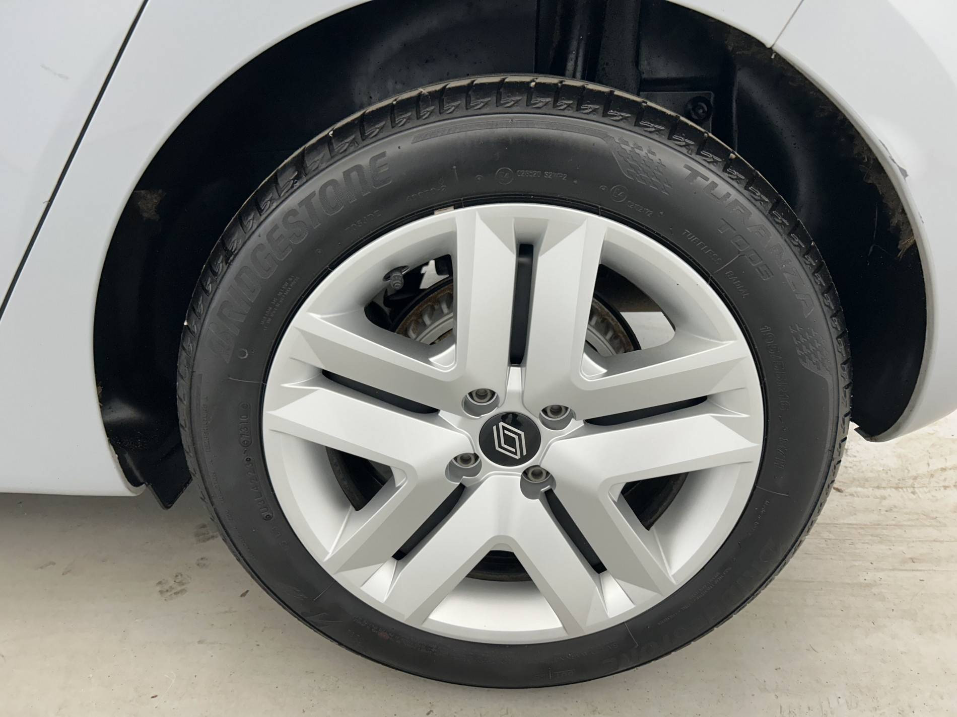 Vente en ligne Renault Clio 5 Clio dCi 100 au prix de 15 390 €