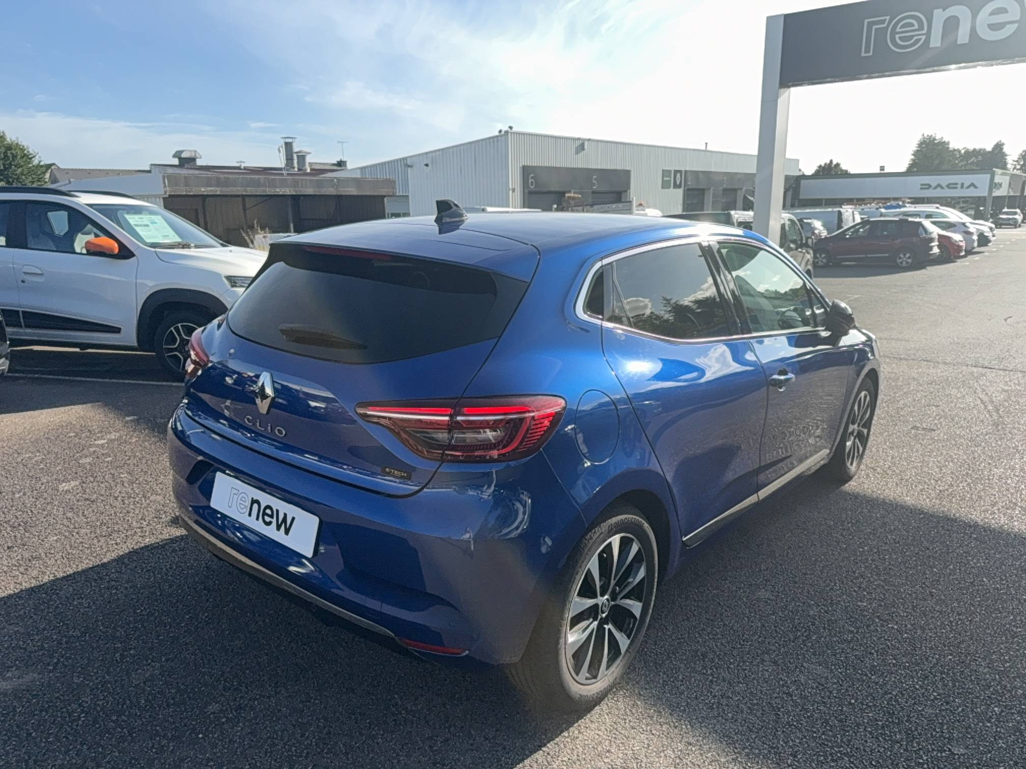 Vente en ligne Renault Clio 5 Clio E-Tech full hybrid 145 au prix de 18 490 €