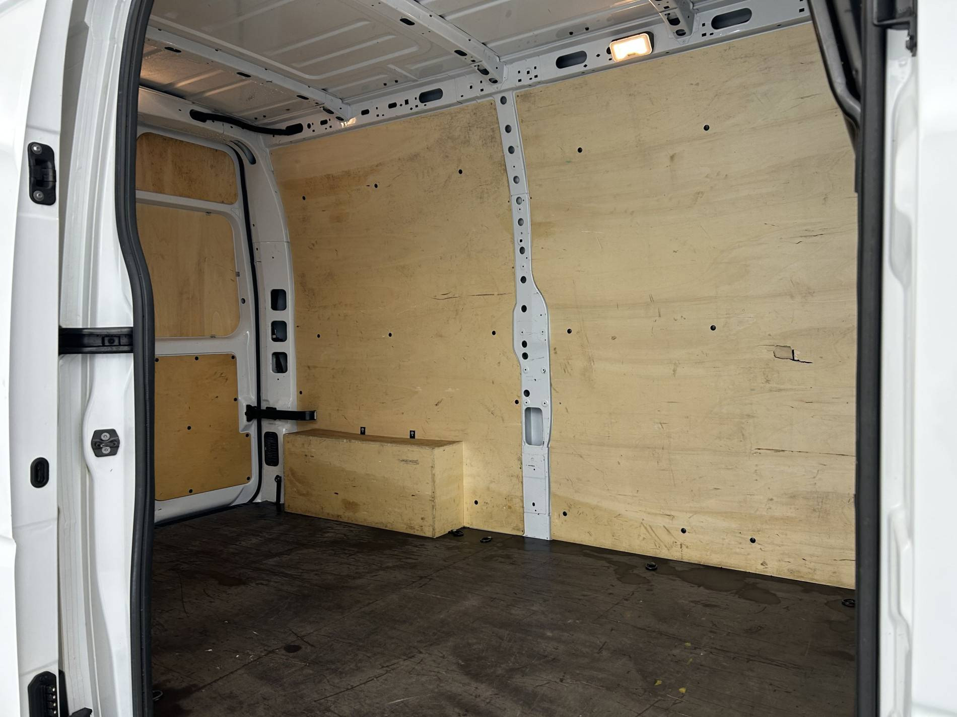 Vente en ligne Renault Master Fourgon MASTER FGN TRAC F3500 L2H2 BLUE DCI 135 au prix de 24 490 €