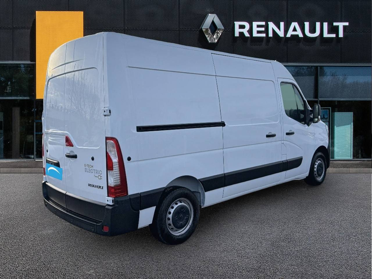 Vente en ligne Renault Master E-Tech MASTER ELECTRIQUE FGN L2H2 F3500 EV52 au prix de 27 990 €