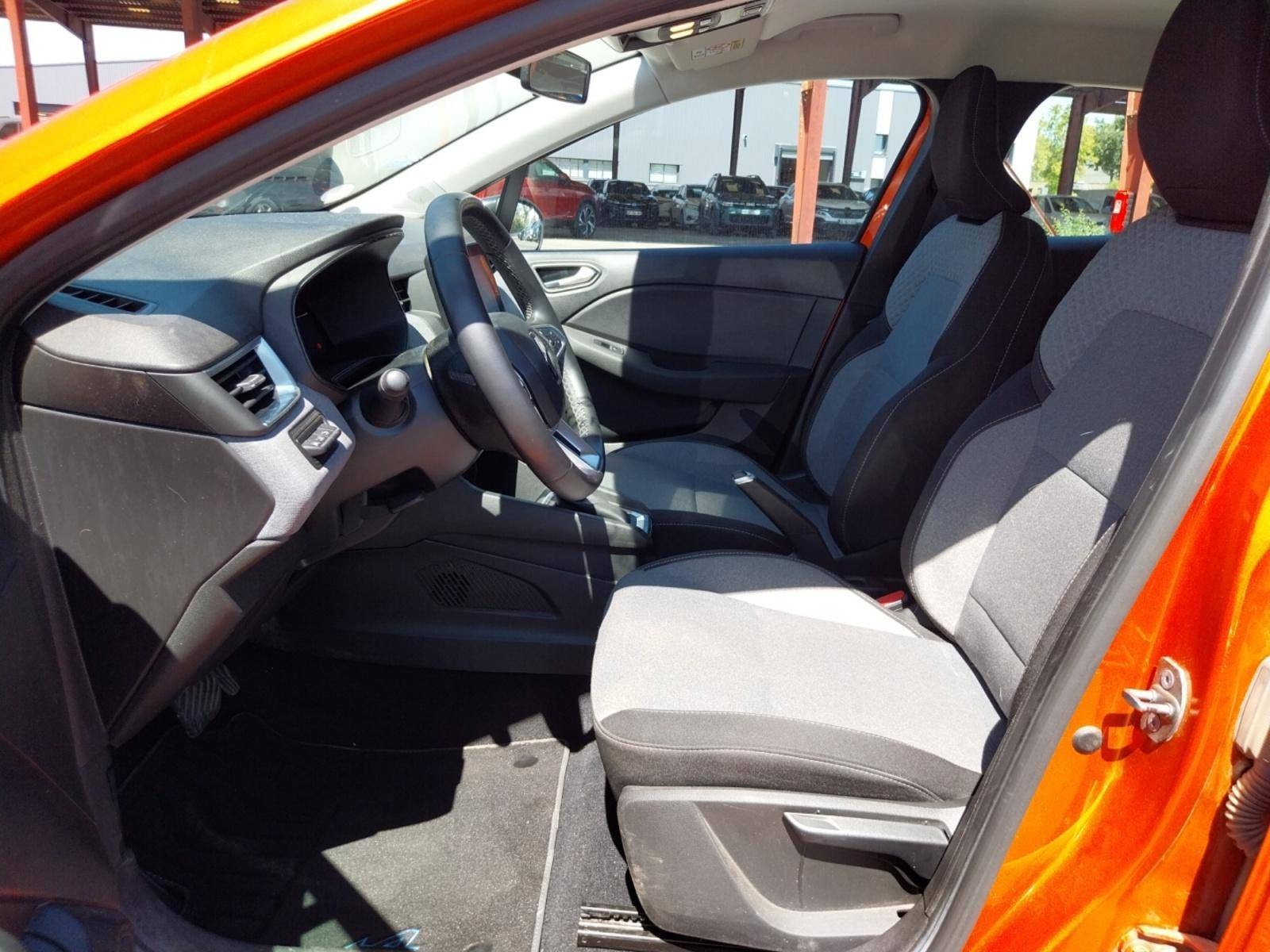 Vente en ligne Renault Clio 5 Clio E-Tech full hybrid 145 au prix de 16 490 €