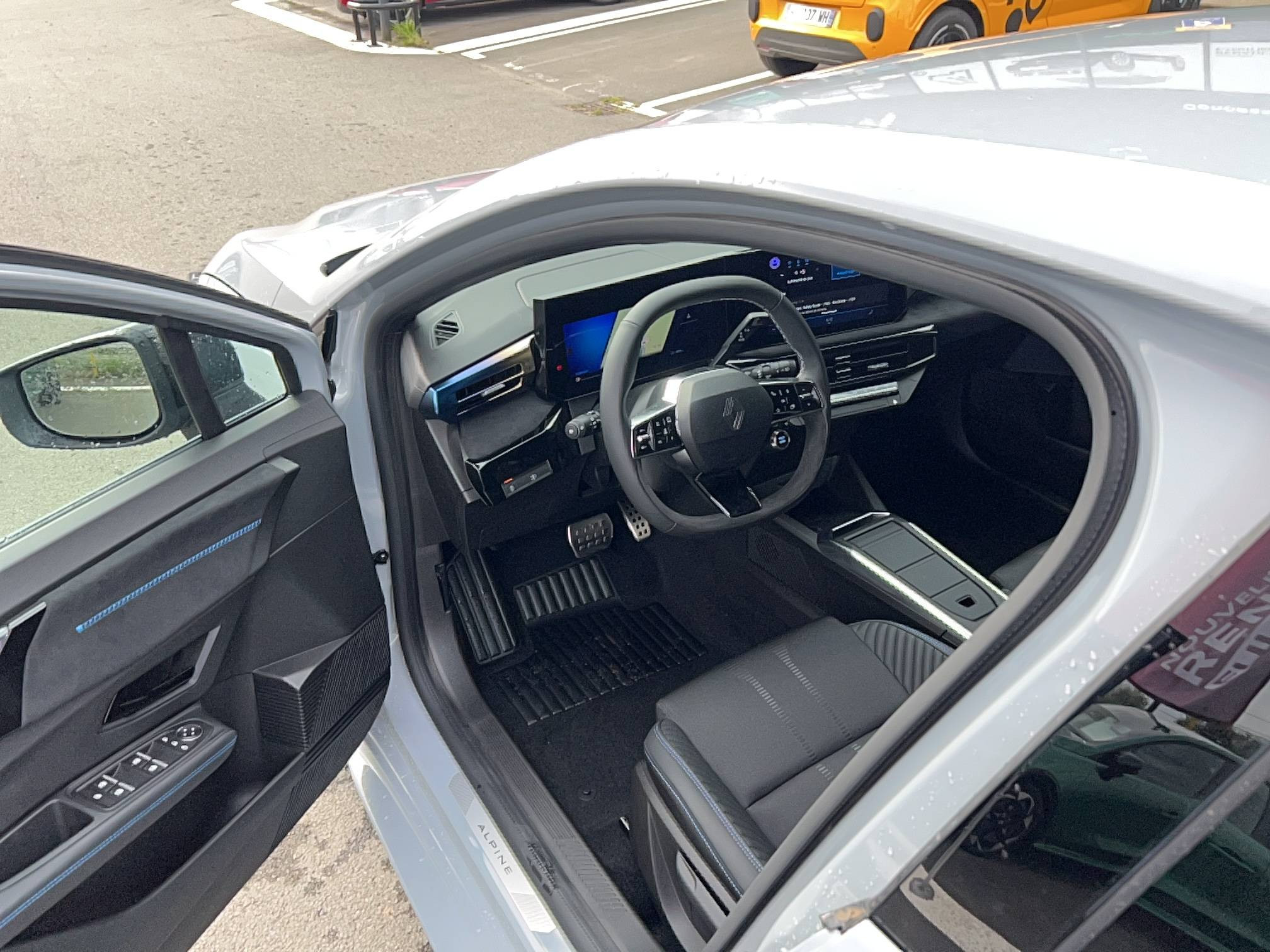 Vente en ligne Renault Clio 6 Clio E-Tech full hybrid 160 ch au prix de 29 990 €