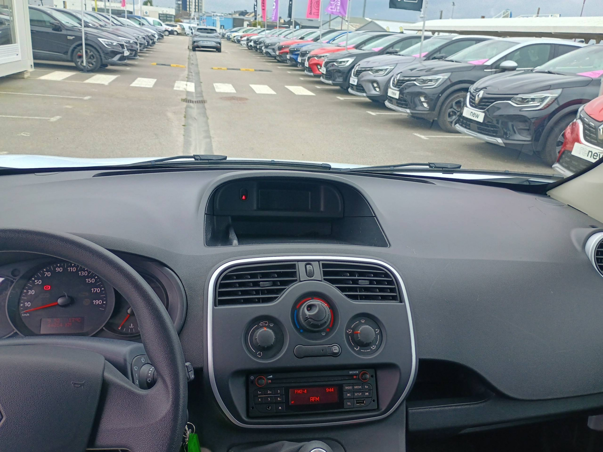 Vente en ligne Renault Kangoo Express  BLUE DCI 80 au prix de 12 290 €