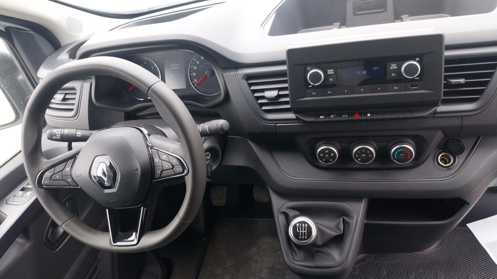 Vente en ligne Renault Trafic 3 Fourgon TRAFIC FGN L2H1 3000 KG BLUE DCI 130 au prix de 23 990 €