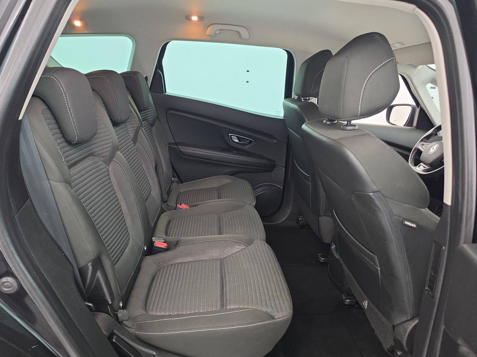 Vente en ligne Renault Grand Scenic 4 Grand Scenic Blue dCi 120 au prix de 13 999 €