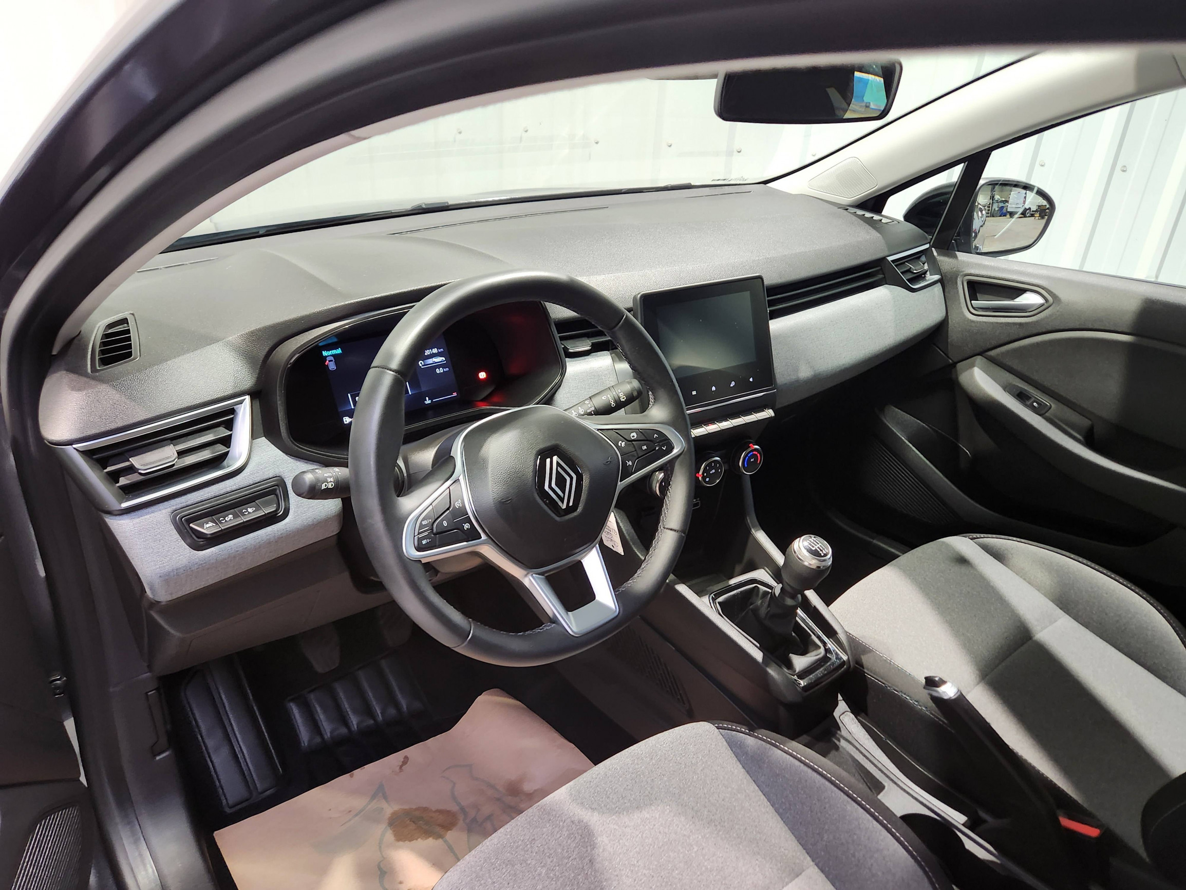 Vente en ligne Renault Clio 5 Clio TCe 90 au prix de 15 490 €