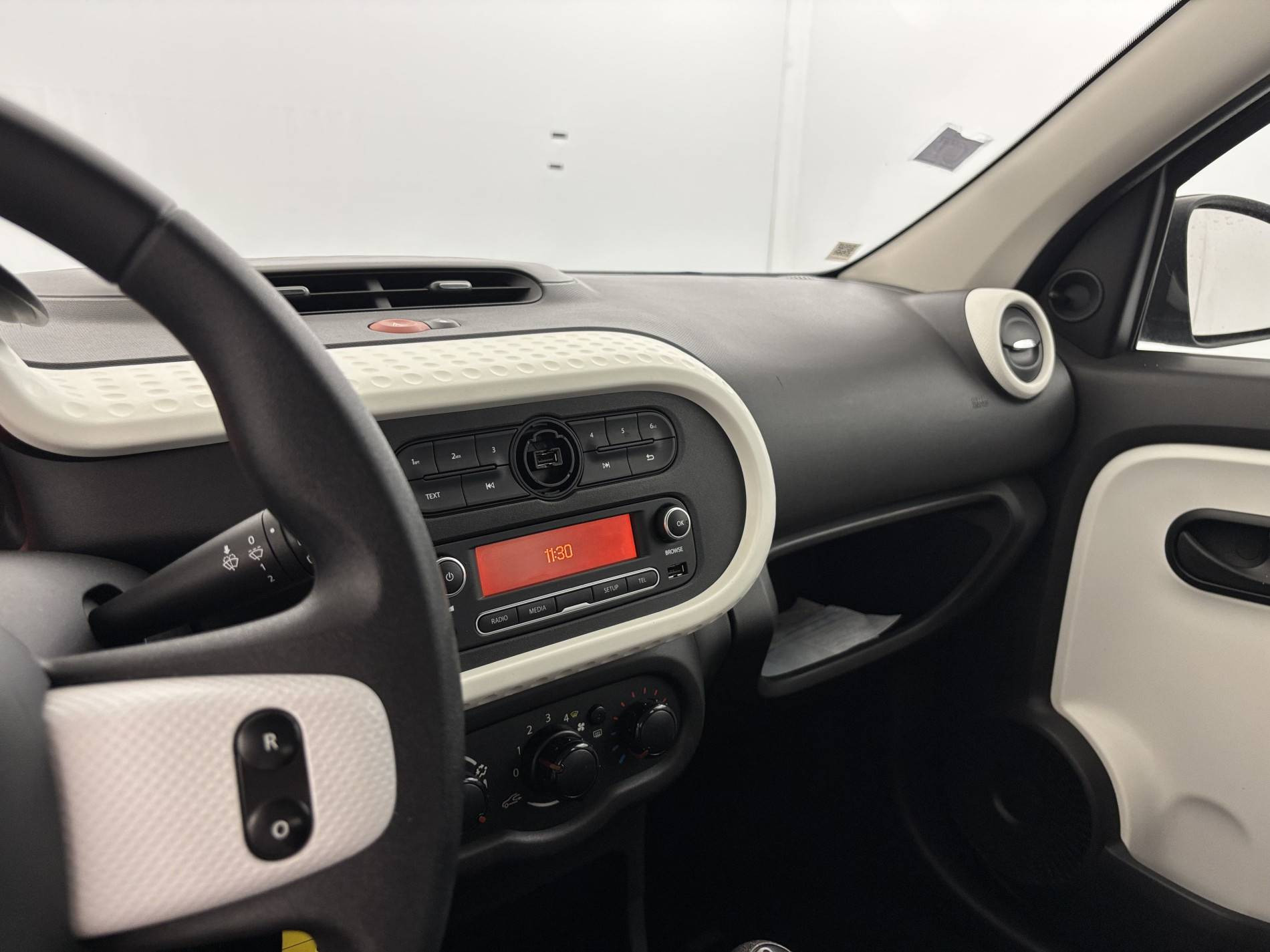 Vente en ligne Renault Twingo 3  1.0 SCe 70 BC au prix de 7 990 €