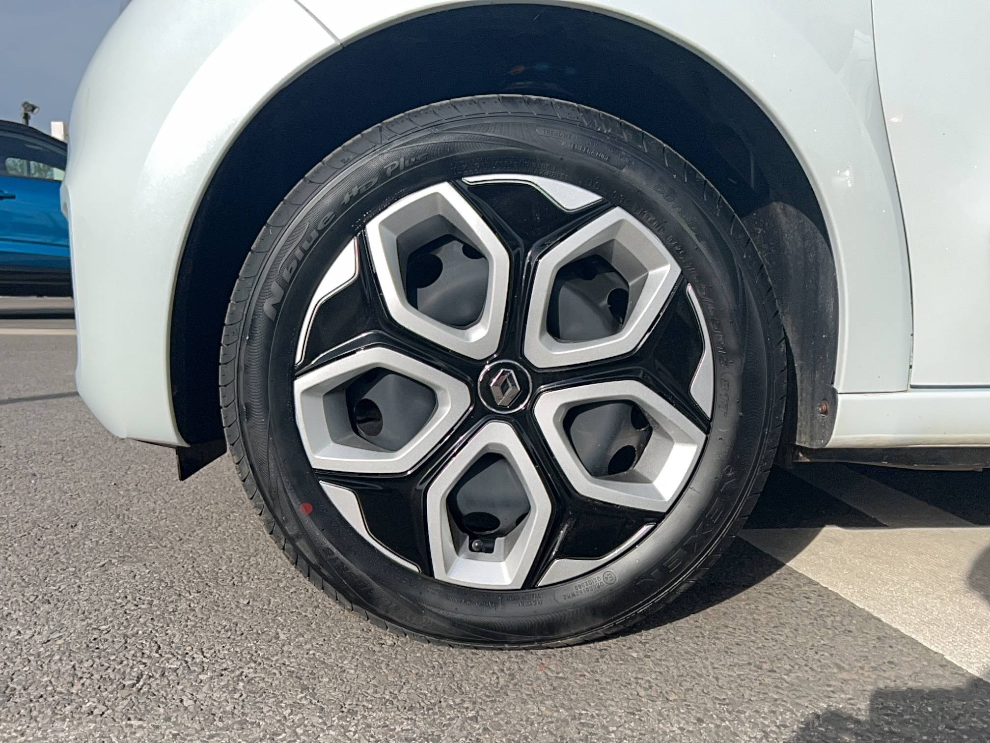 Vente en ligne Renault Twingo 3  SCe 65 au prix de 10 490 €