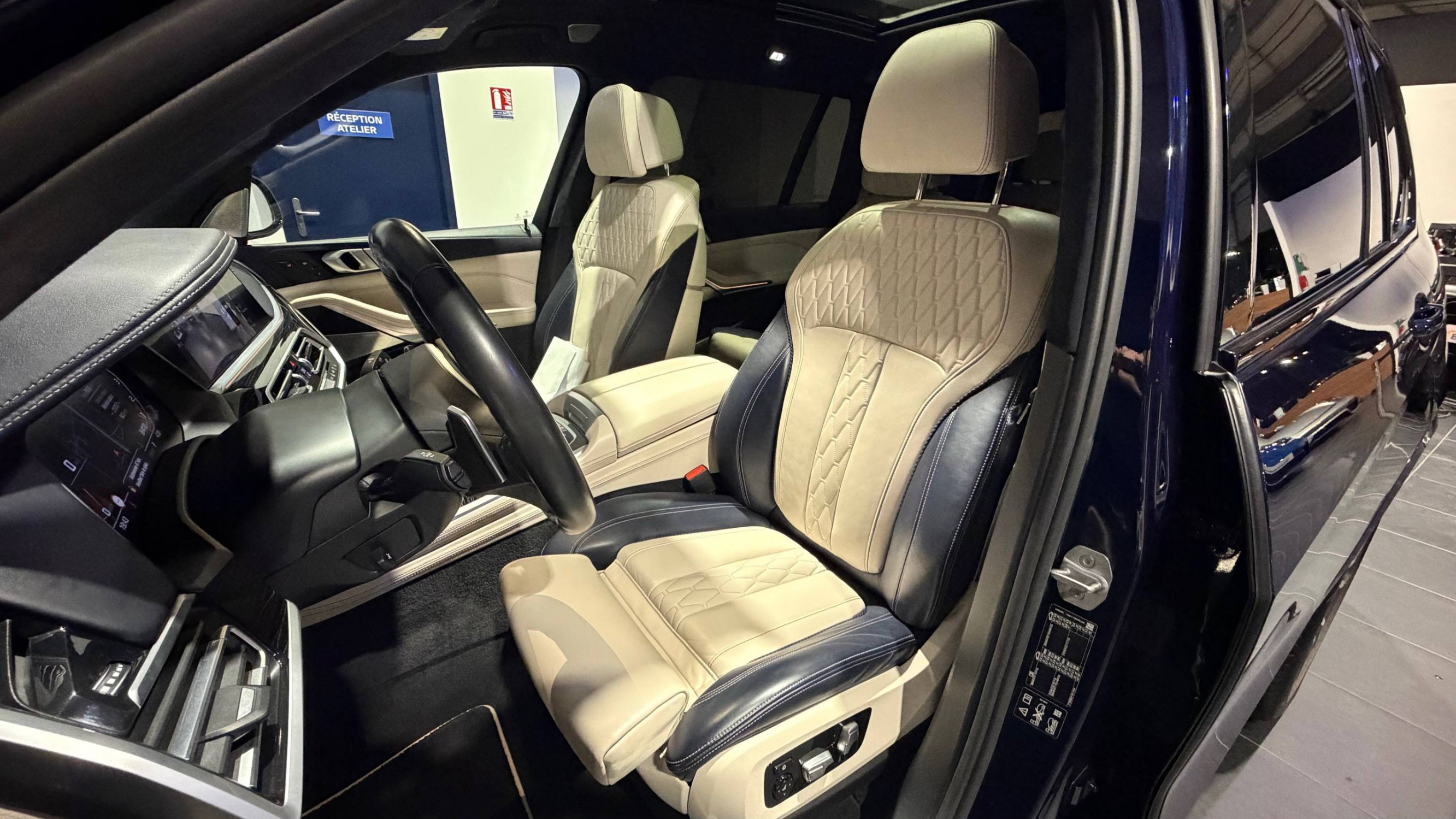 Vente en ligne Bmw X7 X7 M50i 530 ch BVA8 au prix de 72 990 €