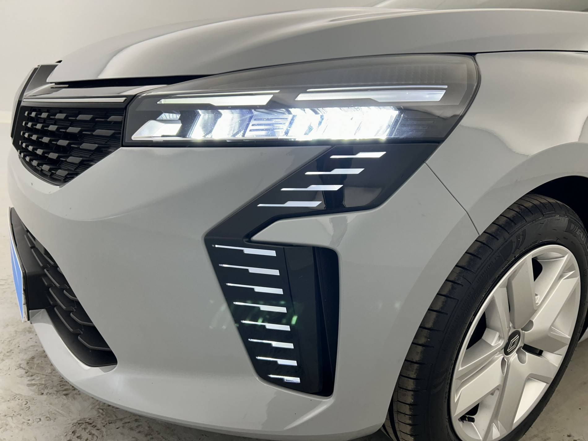 Vente en ligne Renault Clio 5 Clio E-Tech full hybrid 145 ch GSR2 au prix de 20 190 €