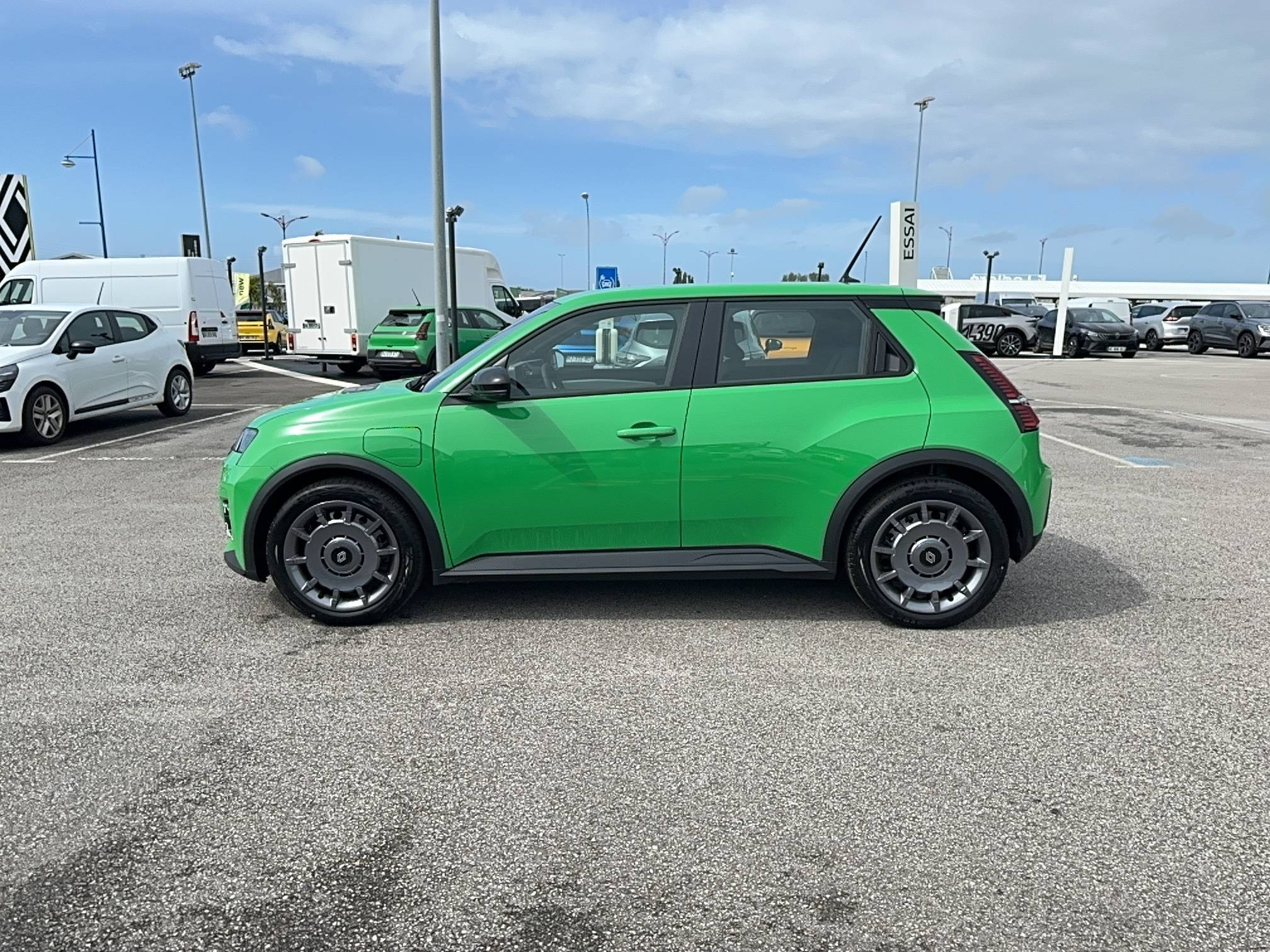Vente en ligne Renault R5 E-Tech  120 ch autonomie urbaine au prix de 26 900 €