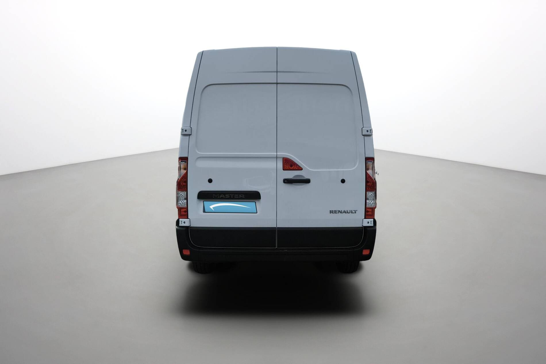 Vente en ligne Renault Master Fourgon MASTER FGN TRAC F3500 L2H2 BLUE DCI 135 au prix de 26 490 €
