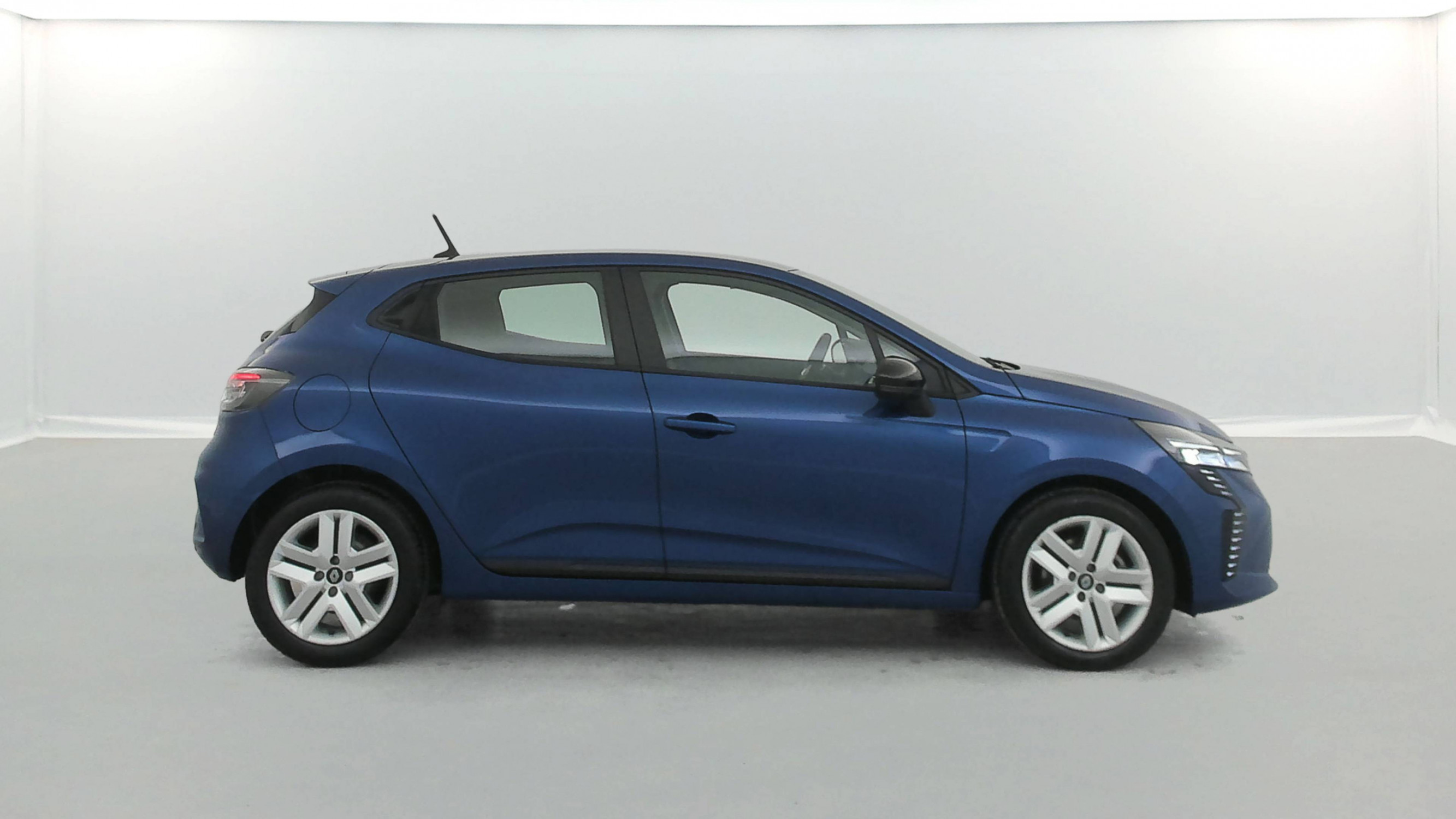 Vente en ligne Renault Clio 5 Clio Blue dCi 100 ch GSR2 au prix de 16 590 €